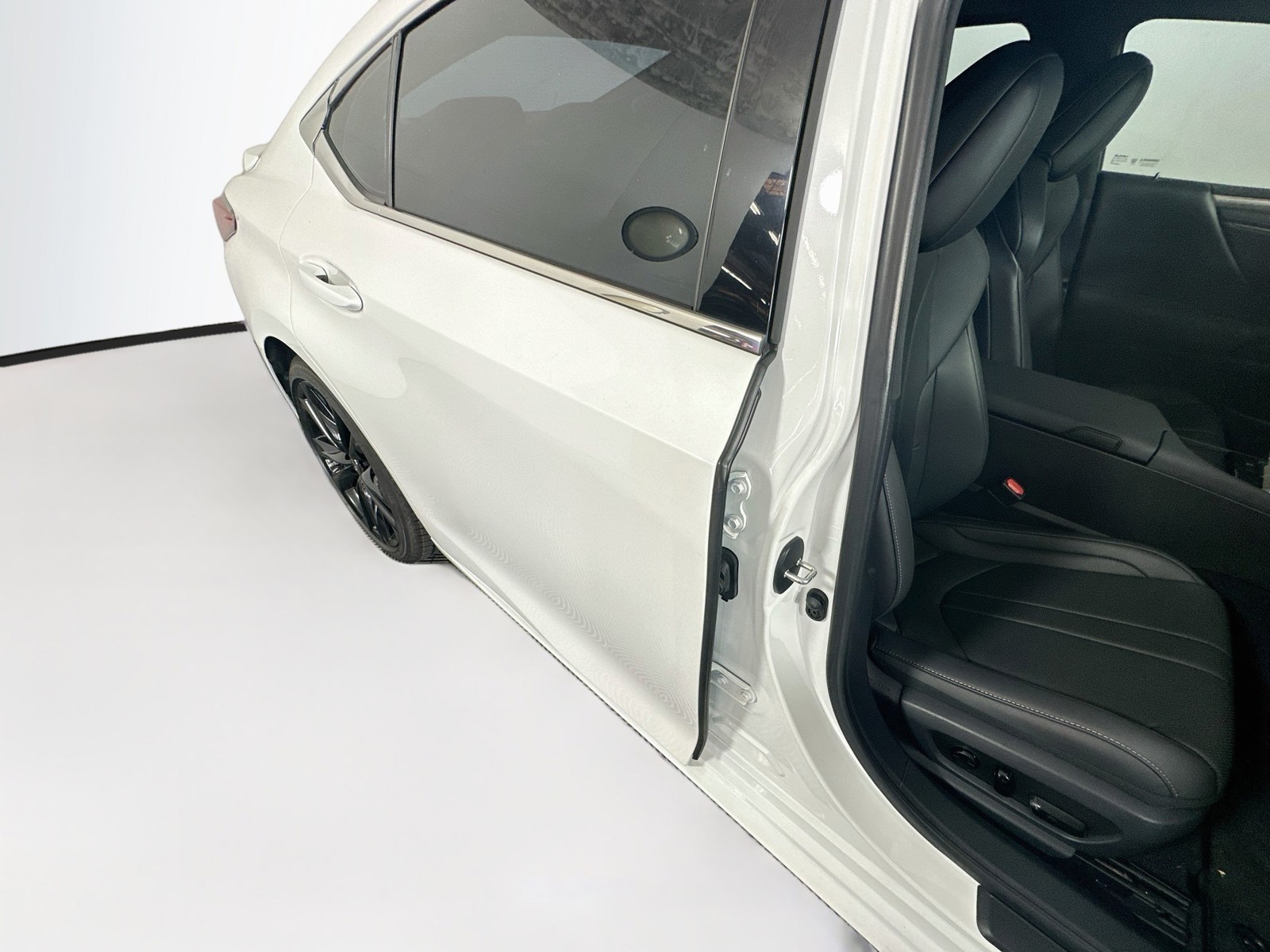 Used 2023 Ultra White Lexus 350 F Sport image 28