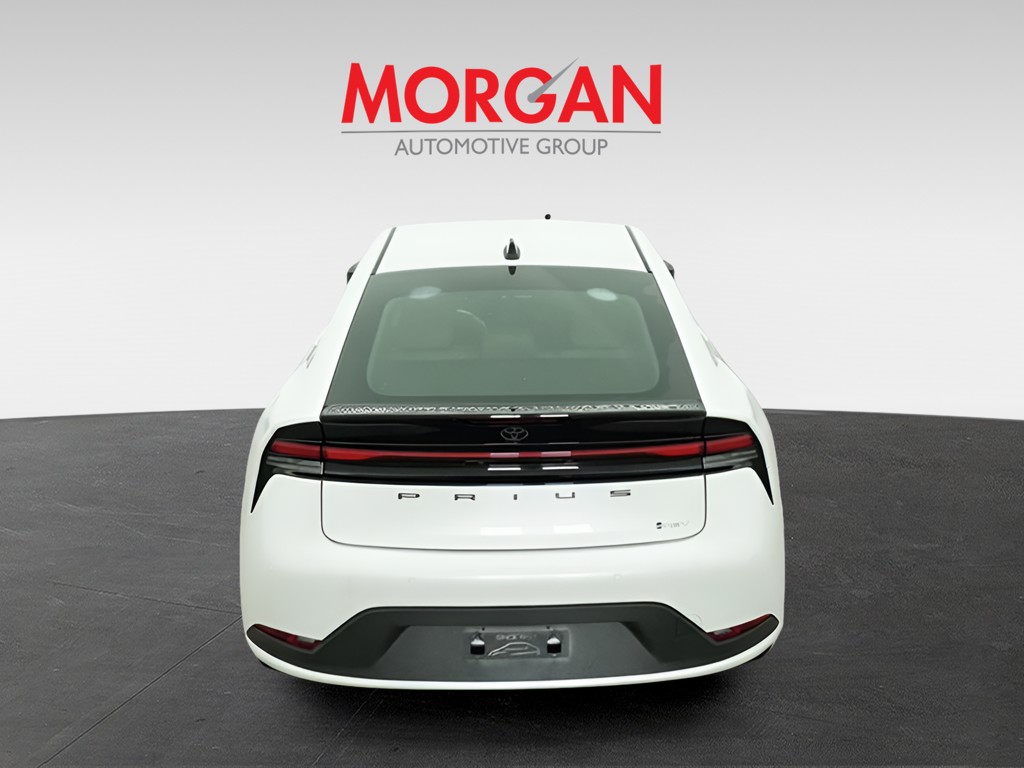 New 2027 Pearl Toyota LE image 7
