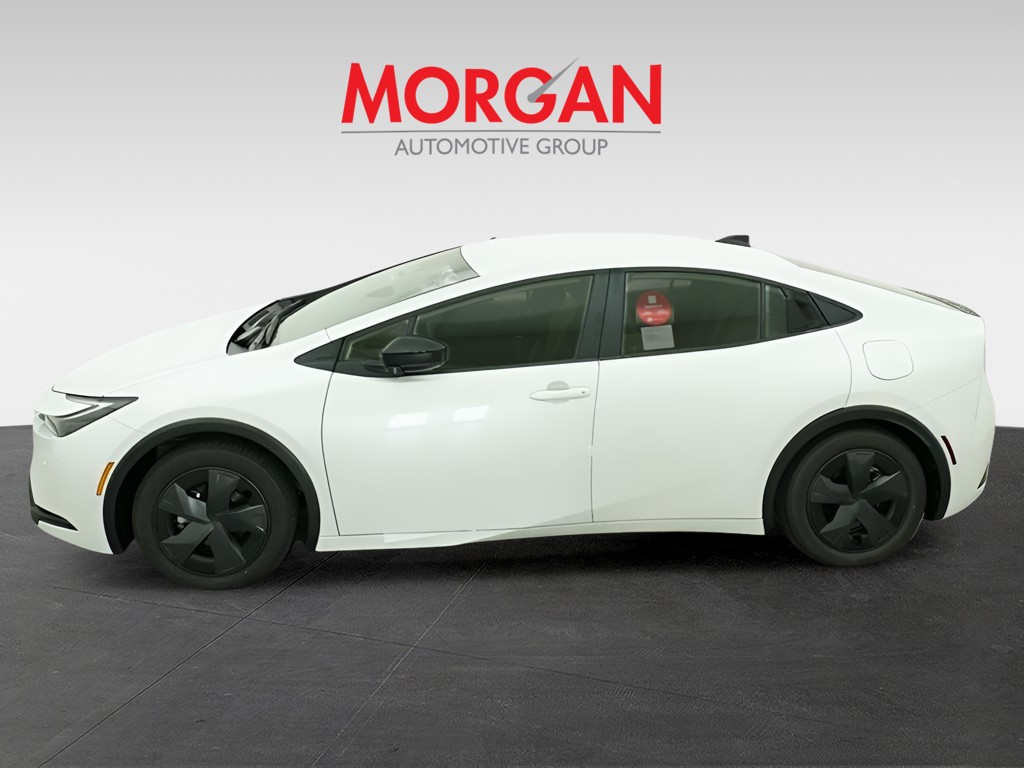 New 2027 Pearl Toyota LE image 3