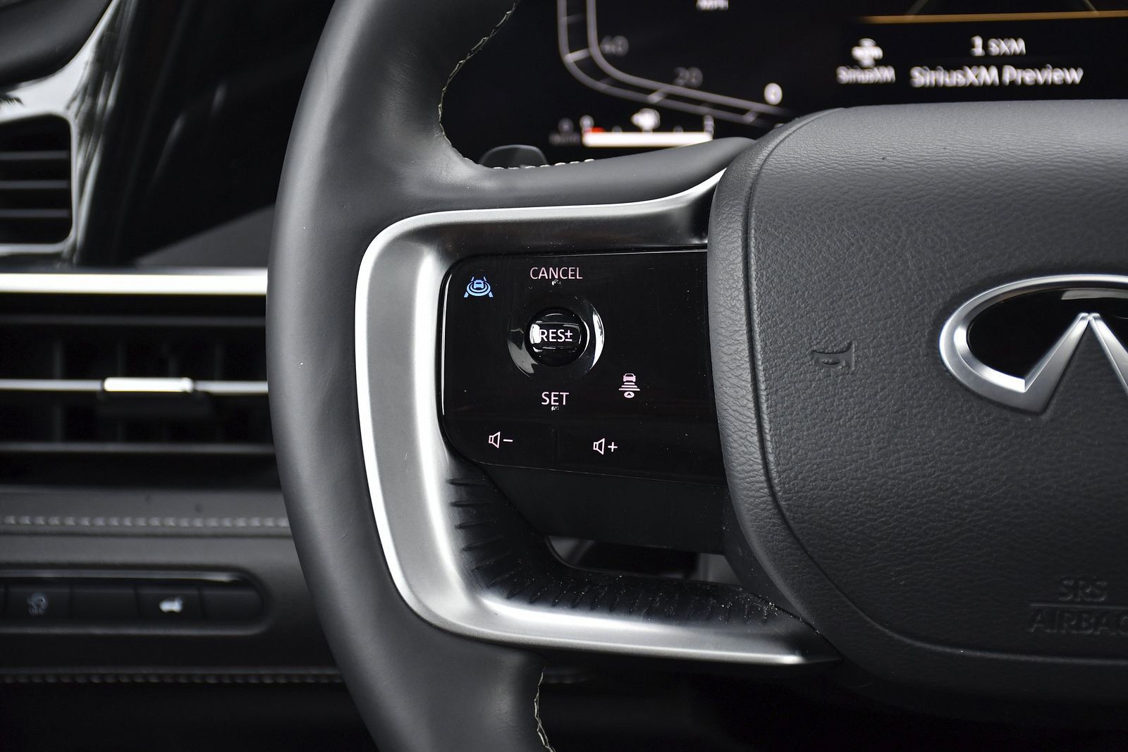Used 2025 Black Obsidian INFINITI PURE image 8