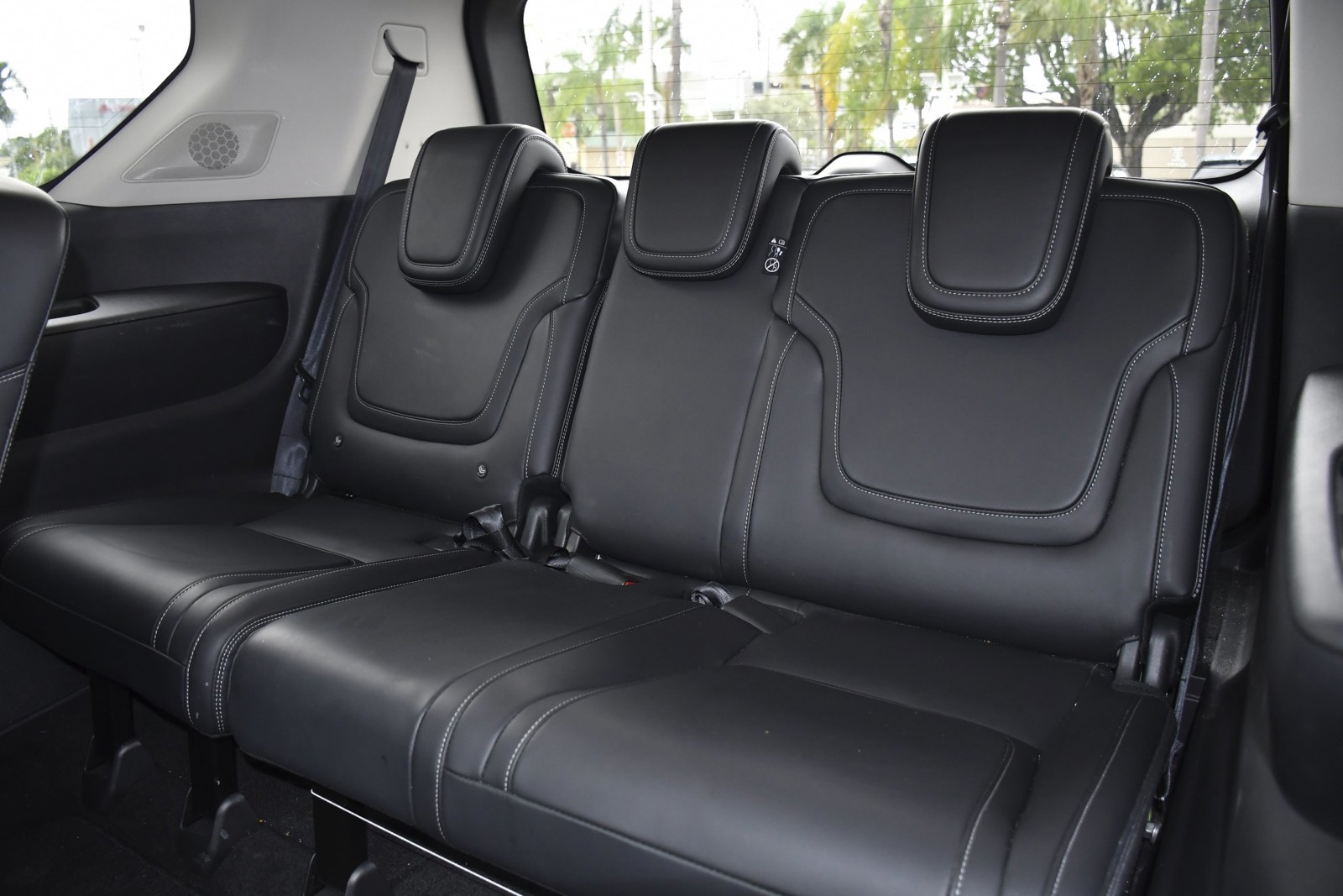 Used 2025 Black Obsidian INFINITI PURE image 25