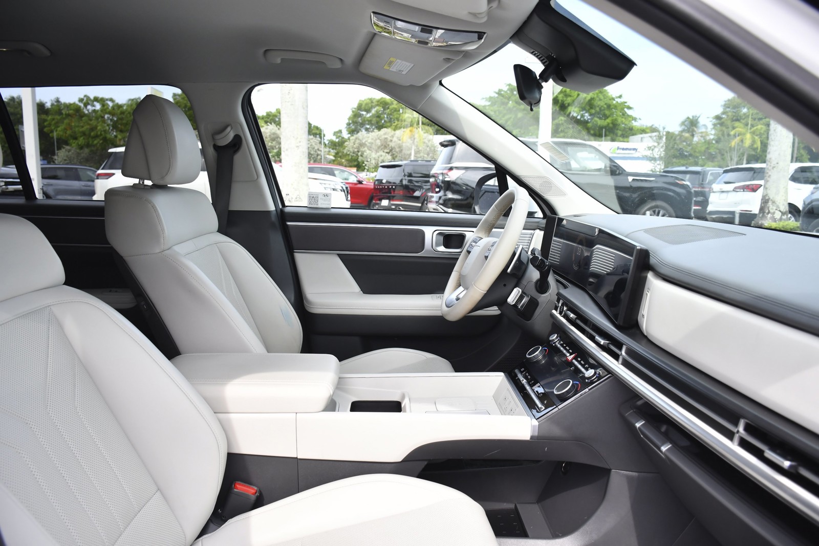 Used 2025 Serenity White Hyundai SEL image 29