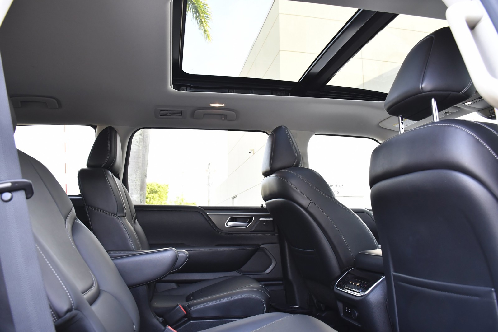 Used 2025 Black Obsidian INFINITI PURE image 28