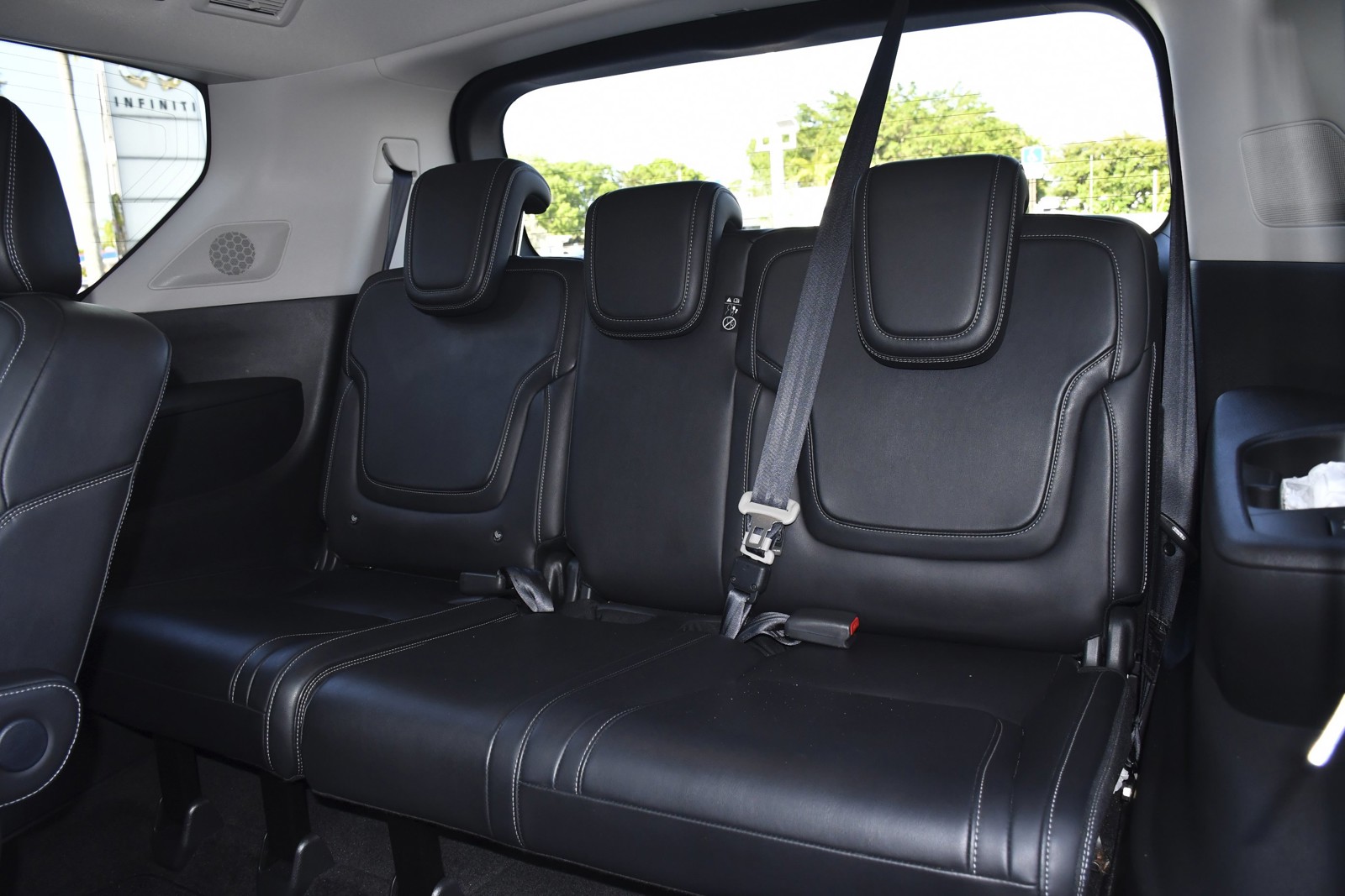 Used 2025 Black Obsidian INFINITI PURE image 25