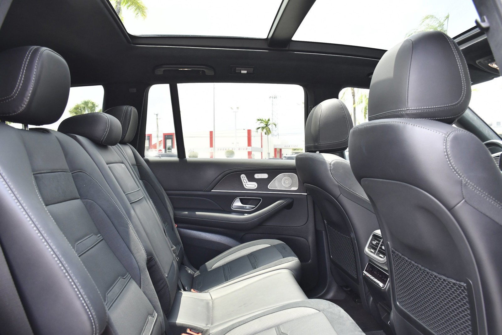 Used 2025 Gray Mercedes-Benz AMG® GLS 63 image 28