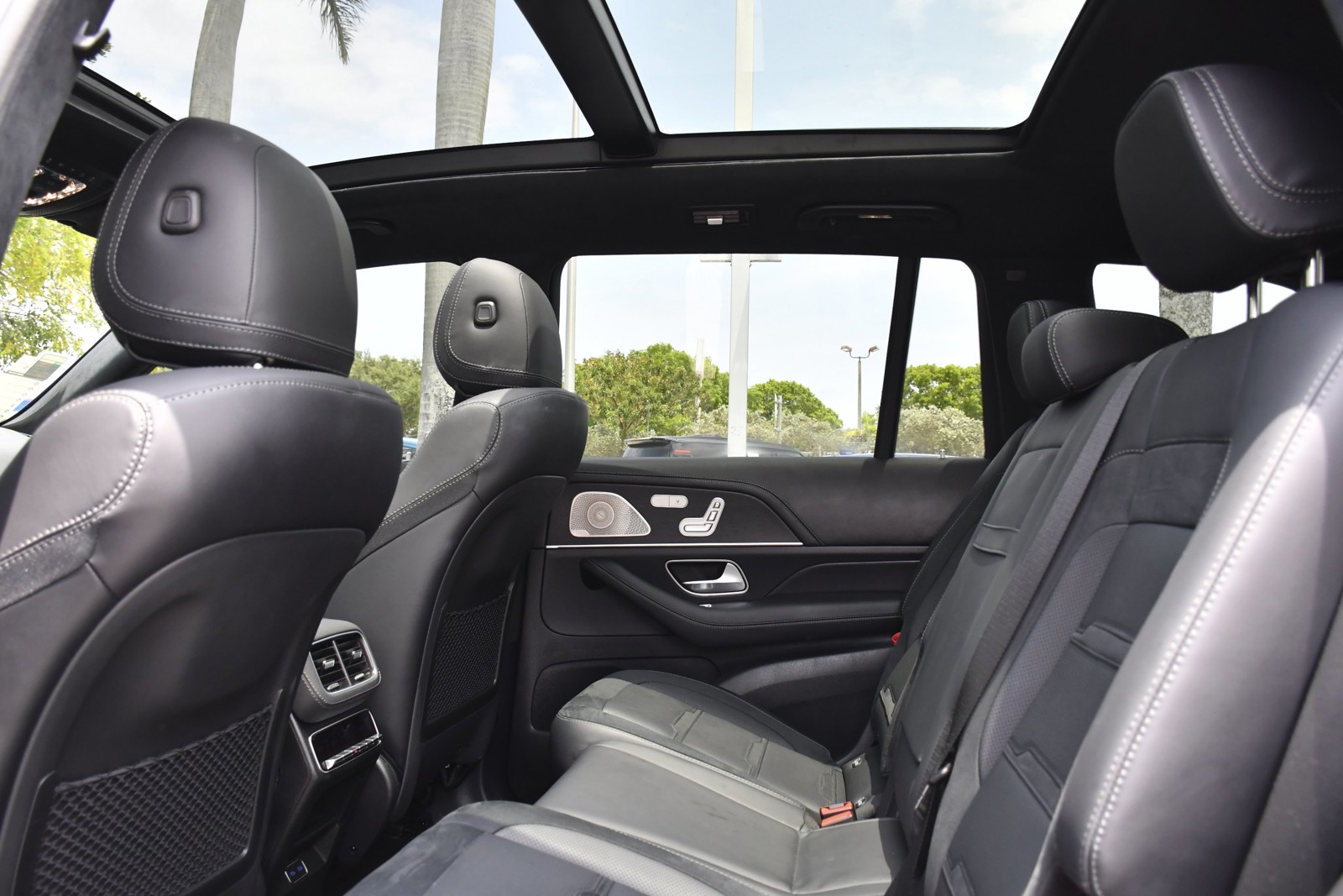 Used 2025 Gray Mercedes-Benz AMG® GLS 63 image 25