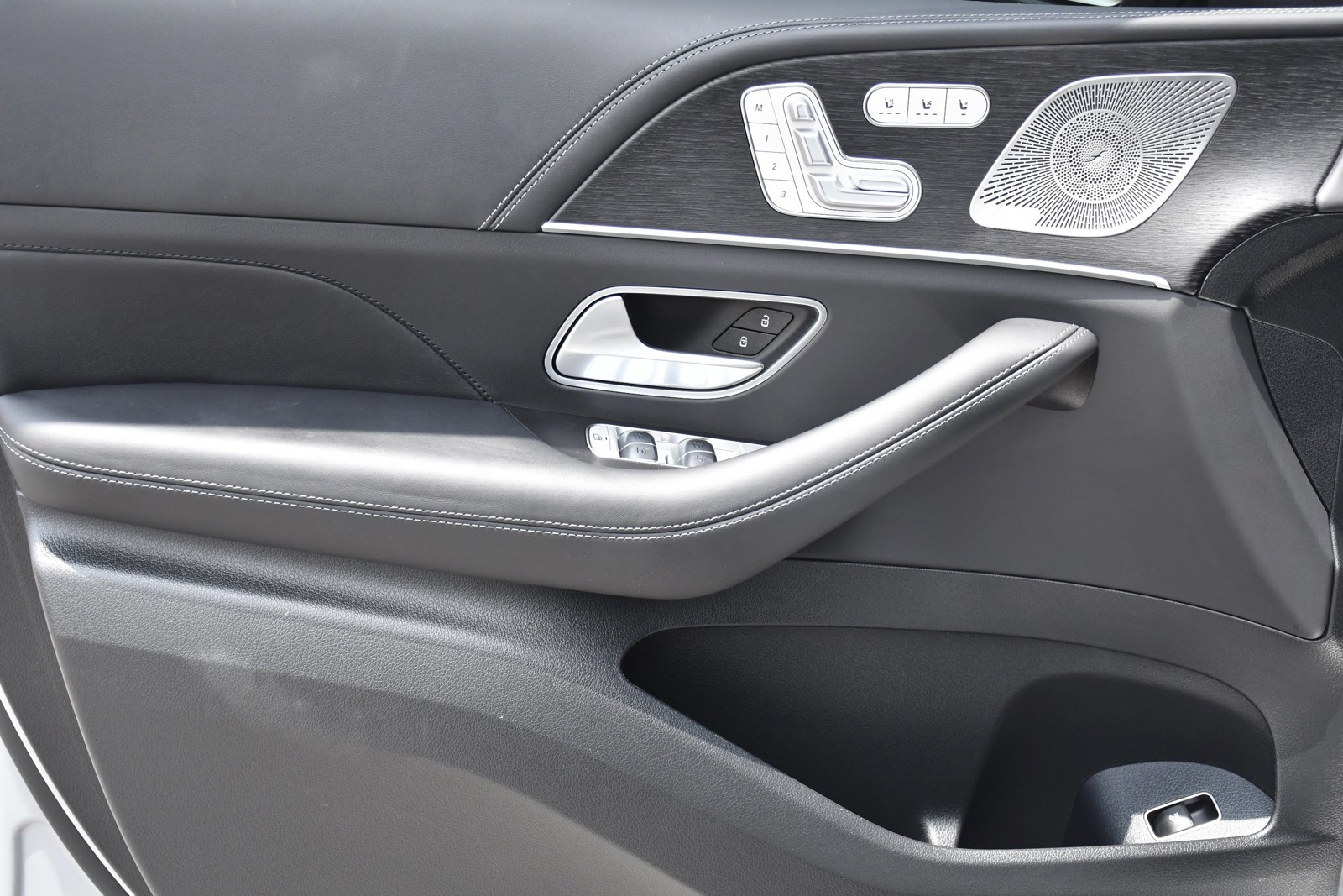 Used 2025 Gray Mercedes-Benz AMG® GLS 63 image 24