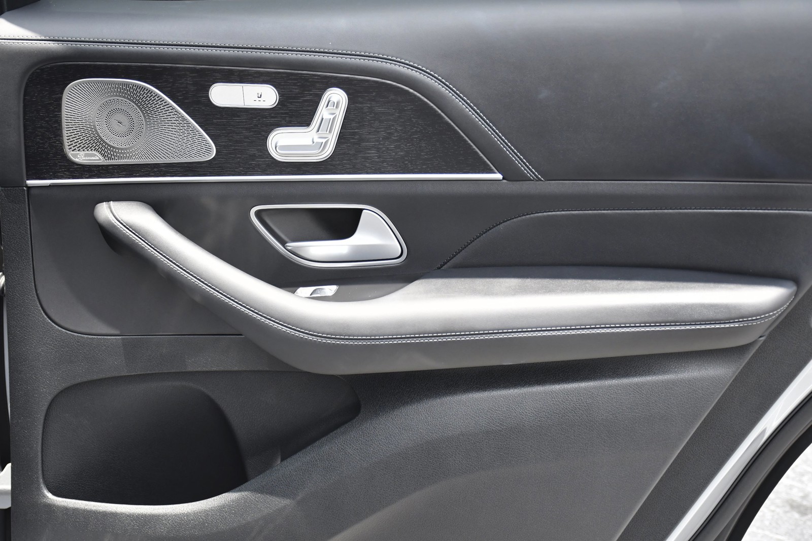 Used 2025 Gray Mercedes-Benz AMG® GLS 63 image 29