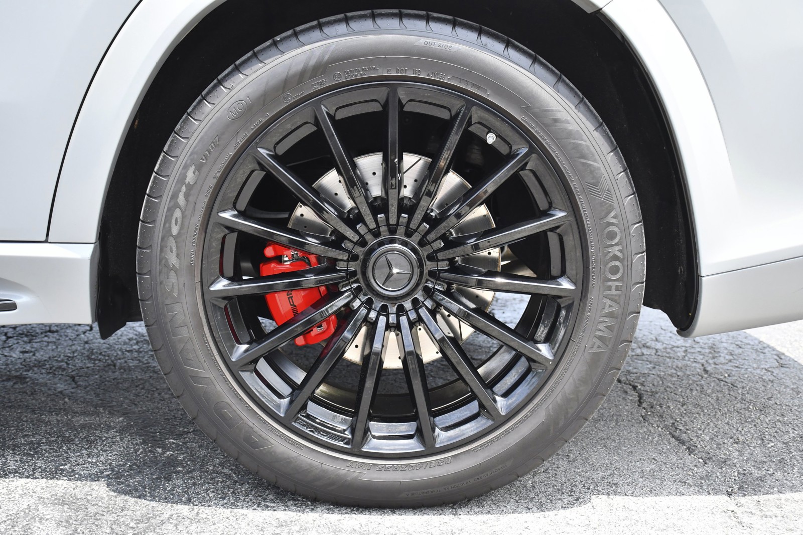 Used 2025 Gray Mercedes-Benz AMG® GLS 63 image 34
