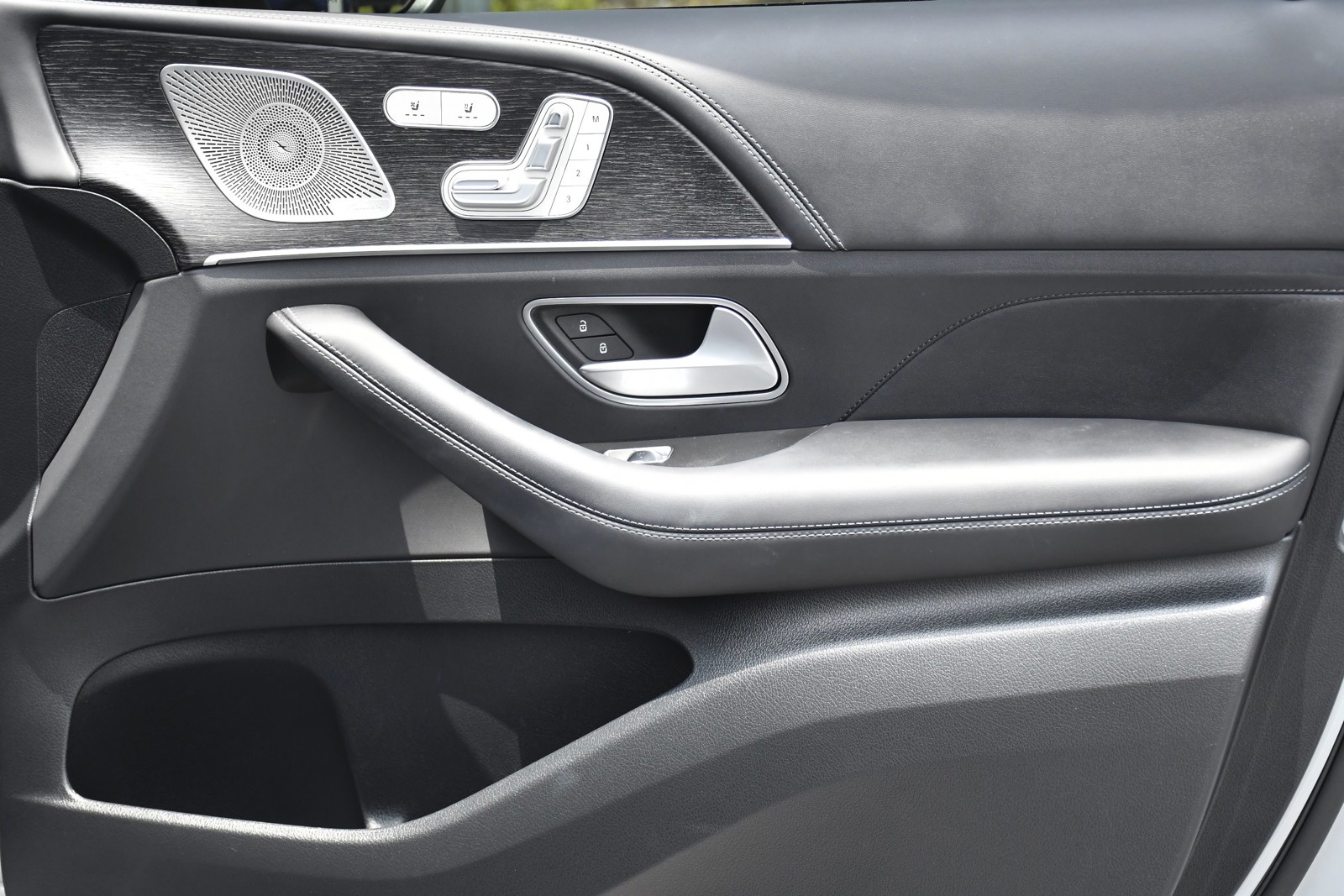 Used 2025 Gray Mercedes-Benz AMG® GLS 63 image 32