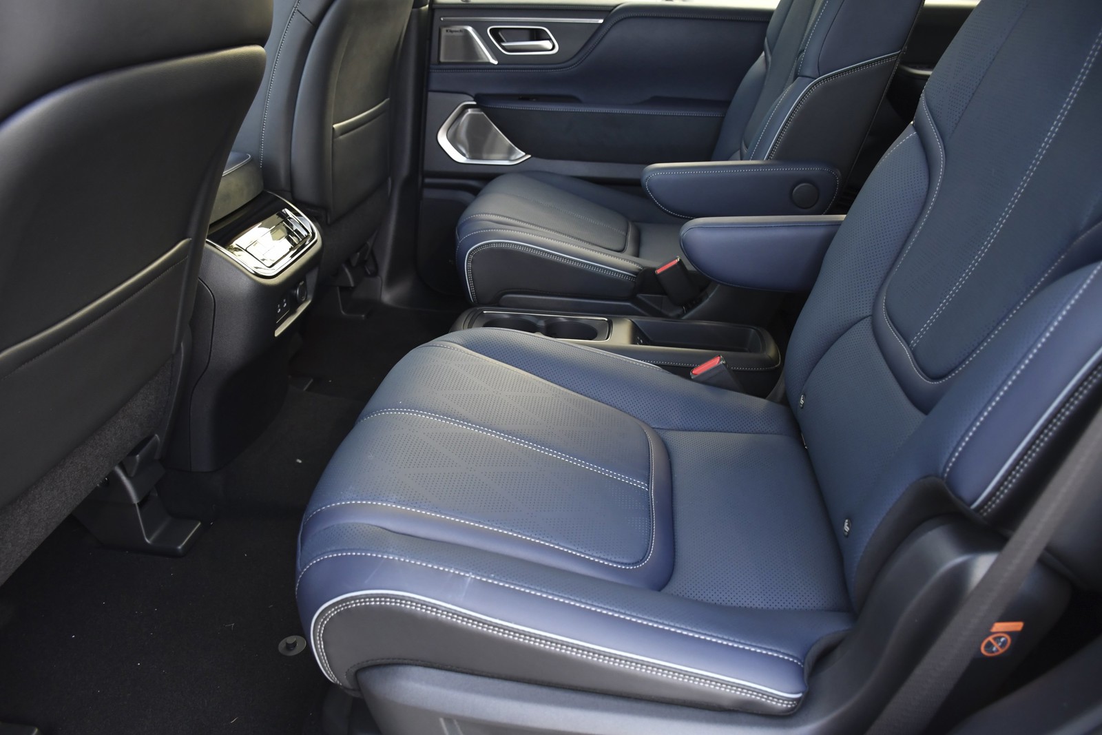 New 2026 Radiant White/Black Obsidian INFINITI SPORT image 26