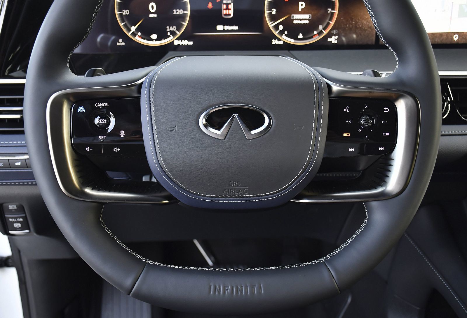 New 2026 Radiant White/Black Obsidian INFINITI SPORT image 7