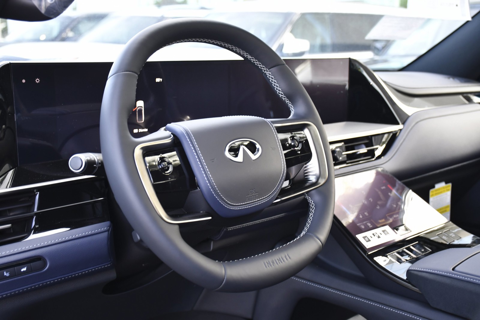 New 2026 Radiant White/Black Obsidian INFINITI SPORT image 24