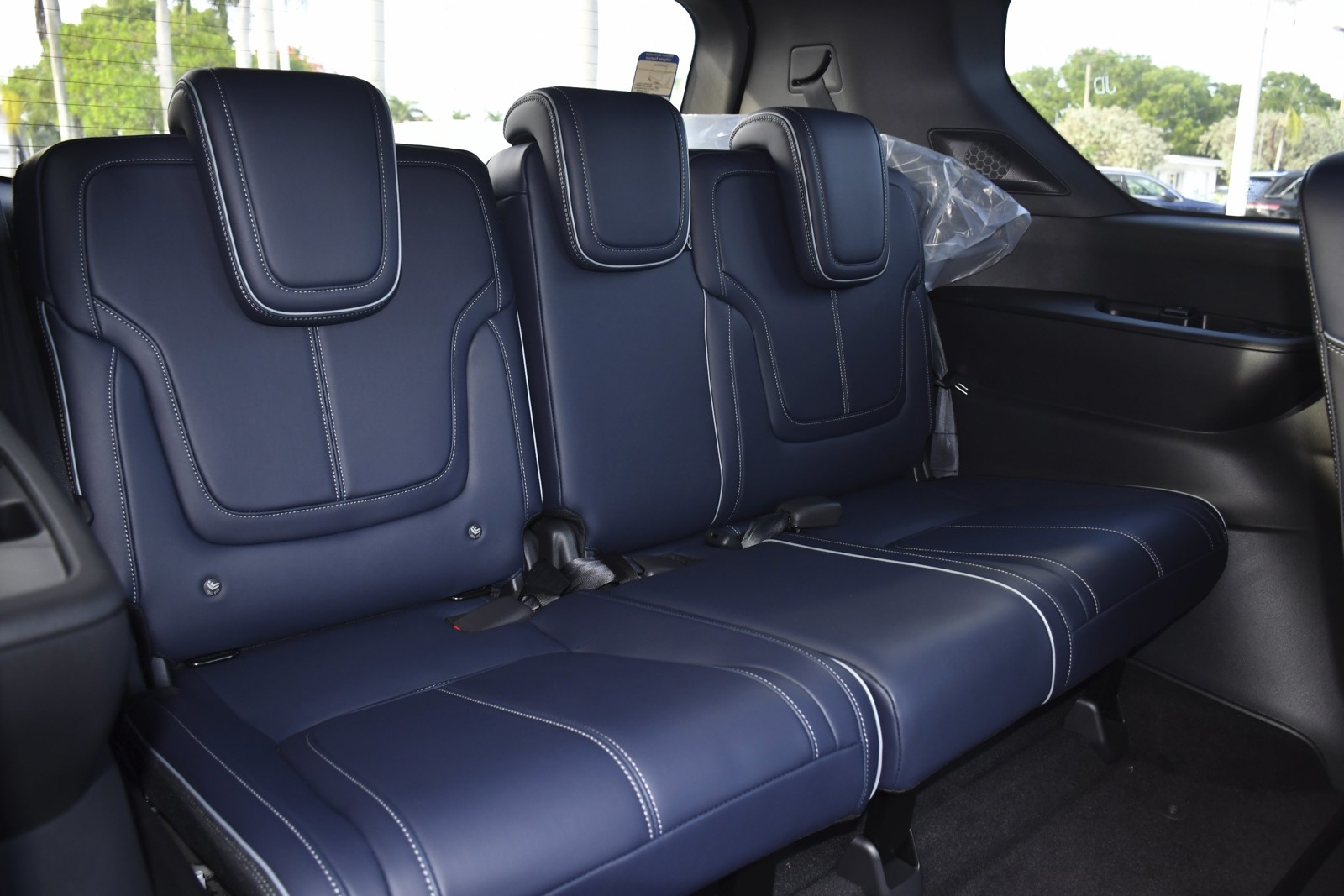New 2026 Radiant White/Black Obsidian INFINITI SPORT image 30