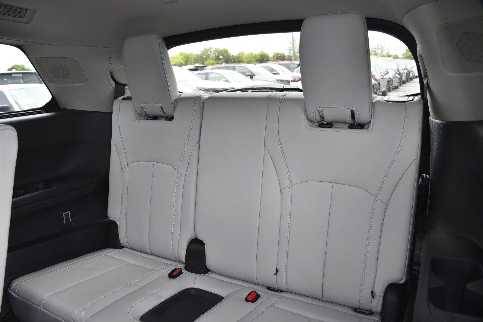 New 2027 Mineral Black INFINITI LUXE image 28