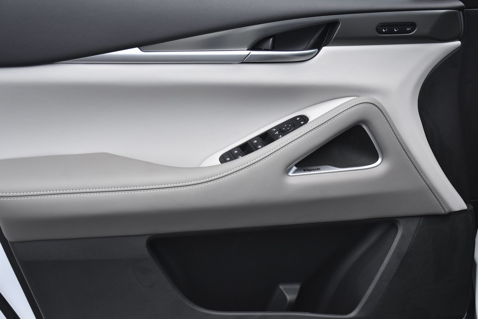 New 2027 Mineral Black INFINITI LUXE image 26