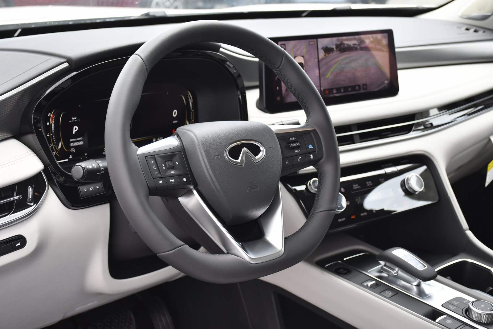New 2027 Mineral Black INFINITI LUXE image 25