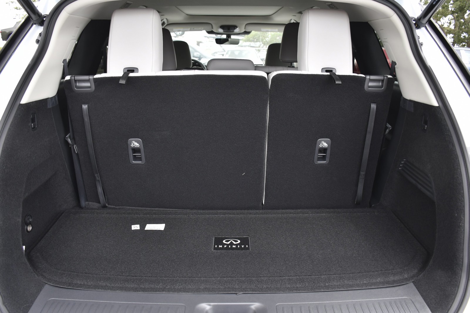 New 2027 Mineral Black INFINITI LUXE image 35