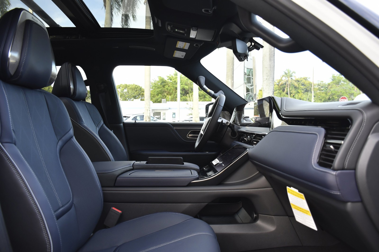 New 2027 Radiant White INFINITI SPORT image 32