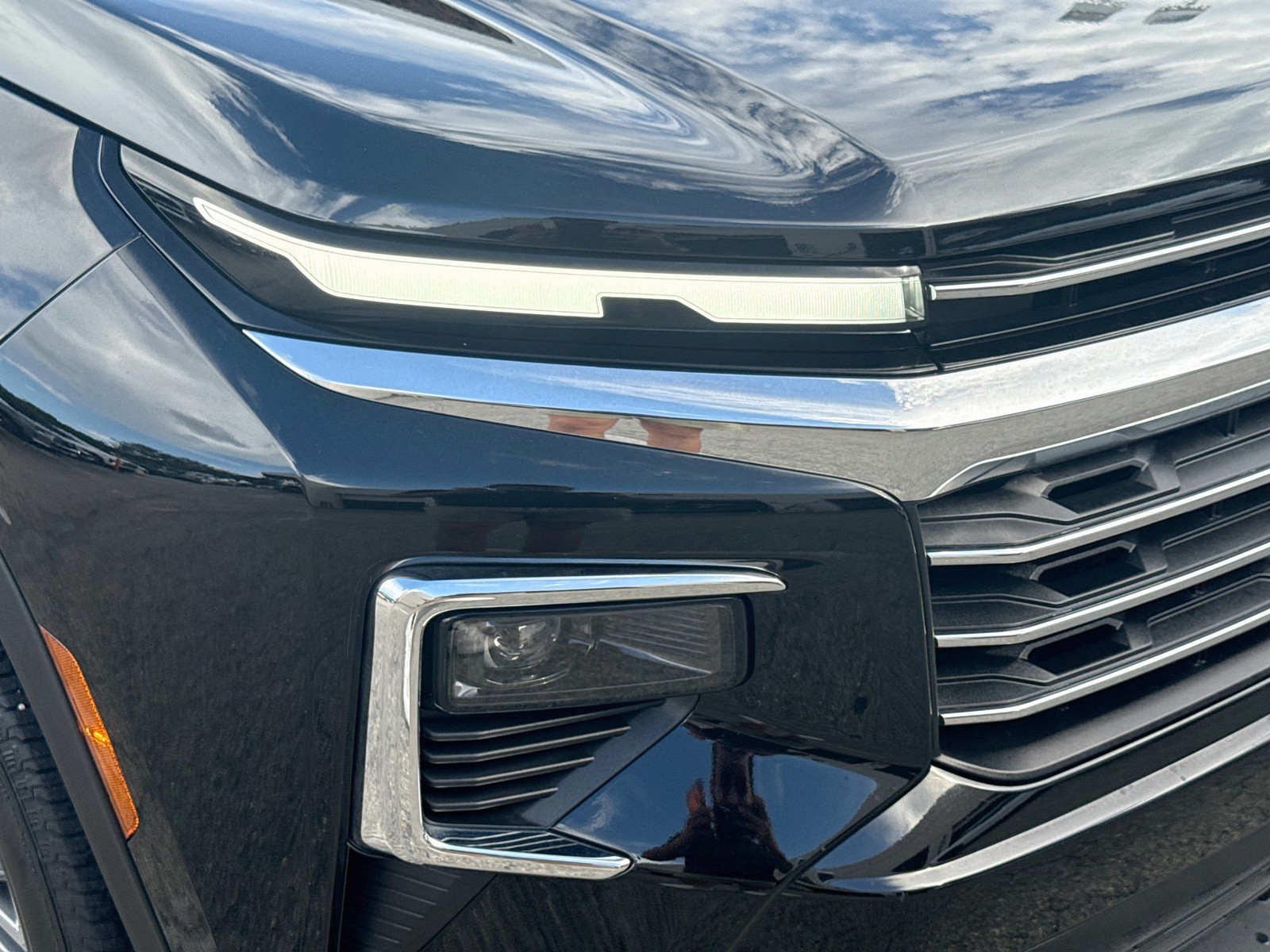 Used 2025 Mosaic Black Metallic Chevrolet FWD LT image 35