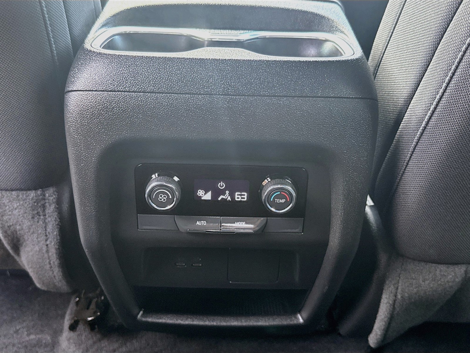 Used 2025 Mosaic Black Metallic Chevrolet FWD LT image 23