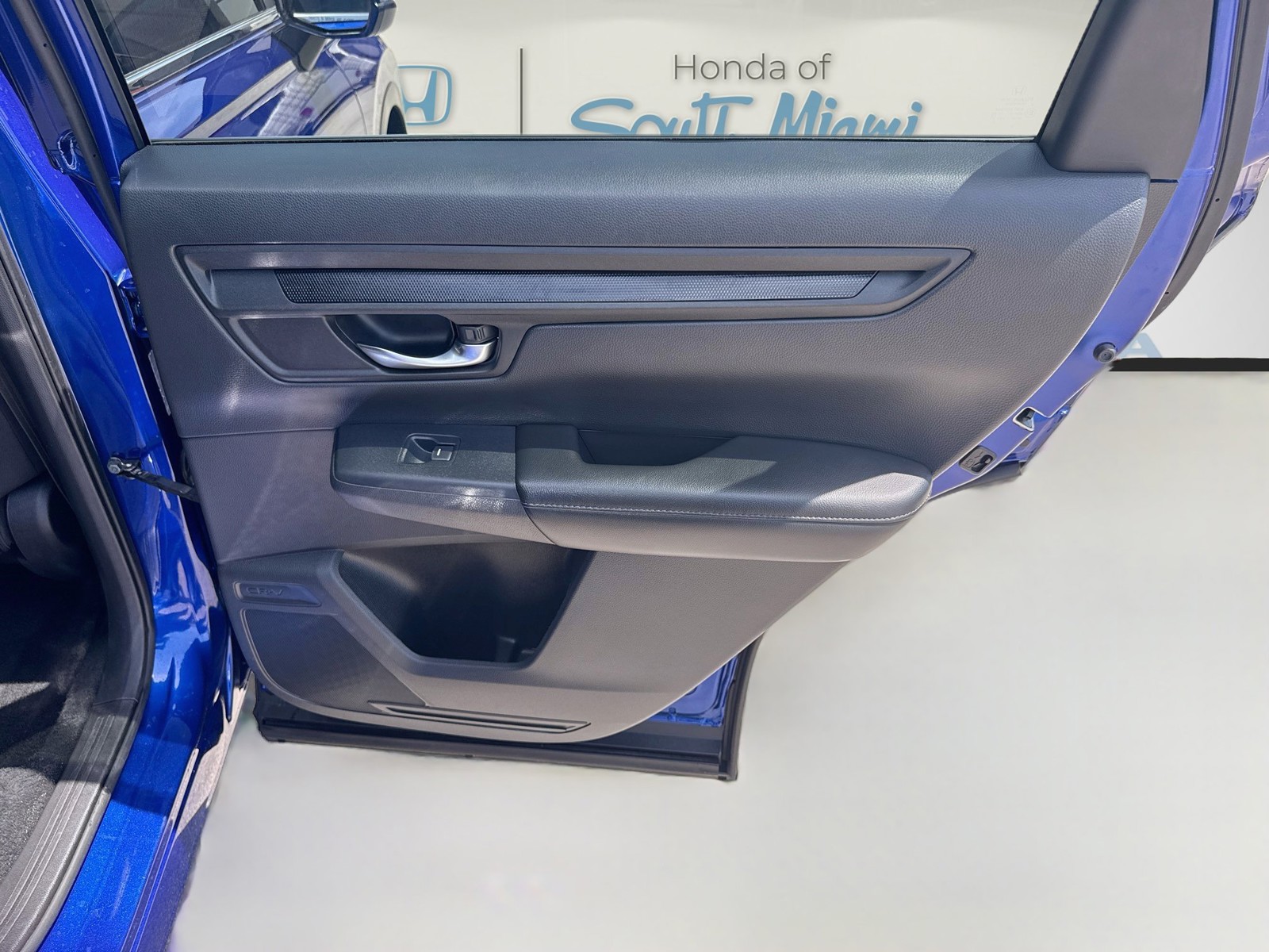 2025 Honda CR-V LX - Photo 30
