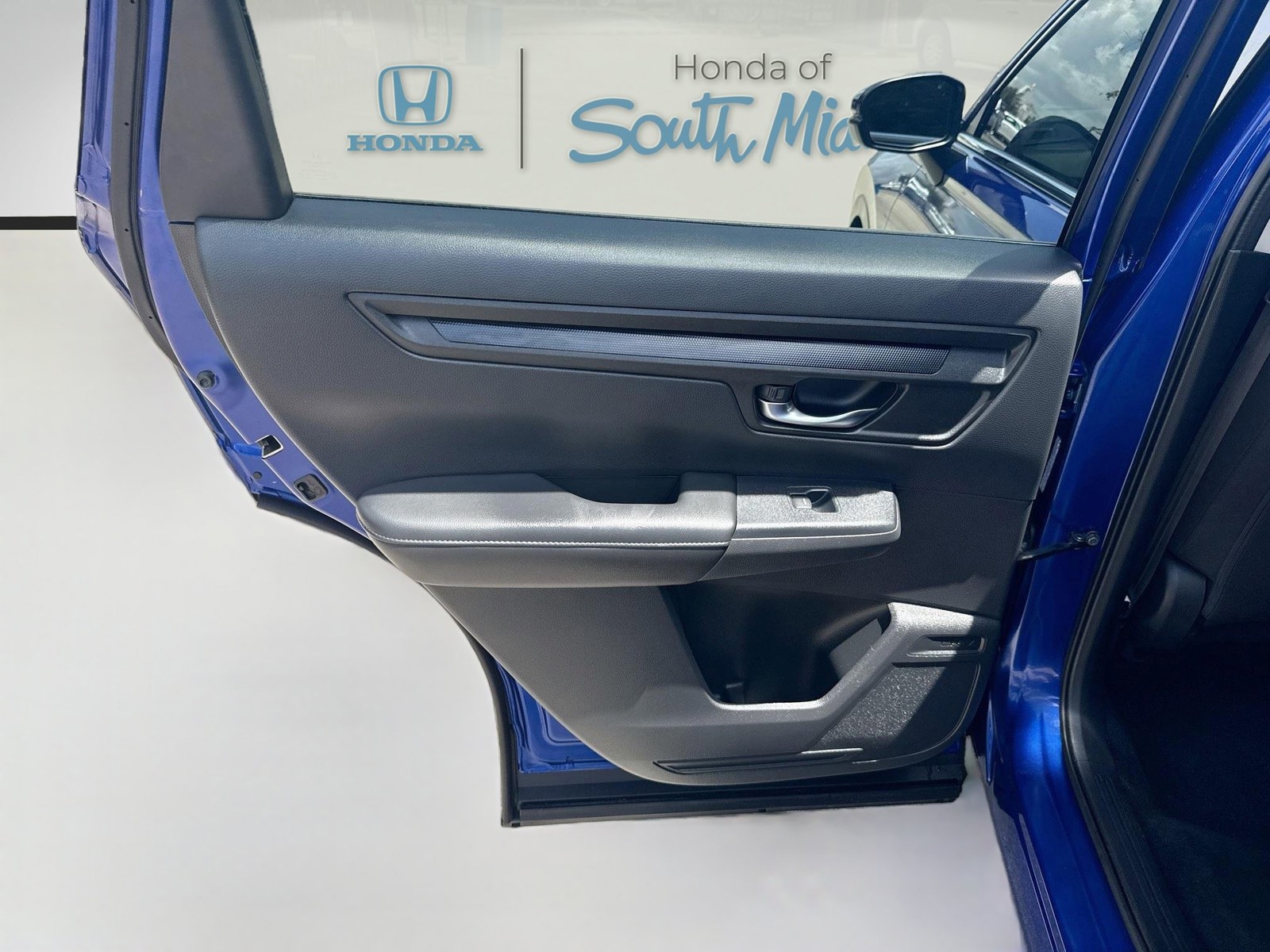 2025 Honda CR-V LX - Photo 25