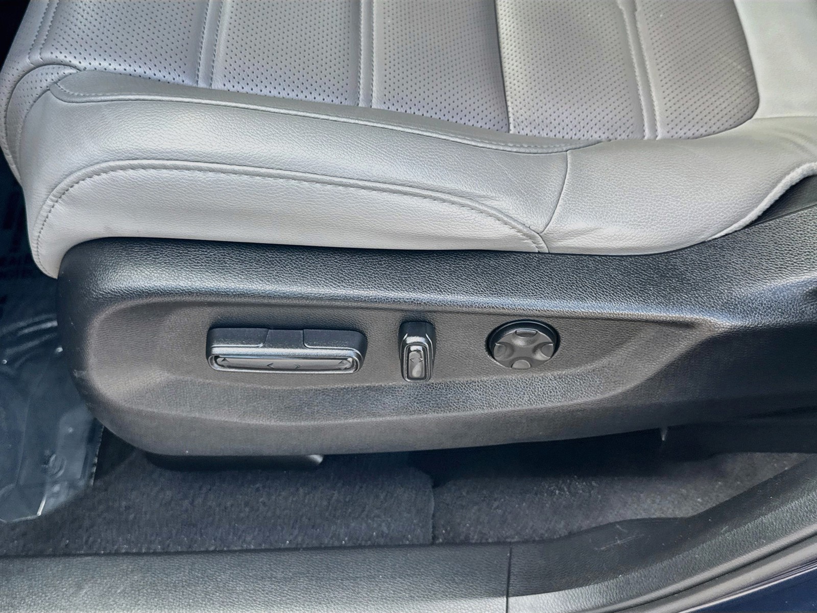 2022 Honda CR-V Touring - Photo 18