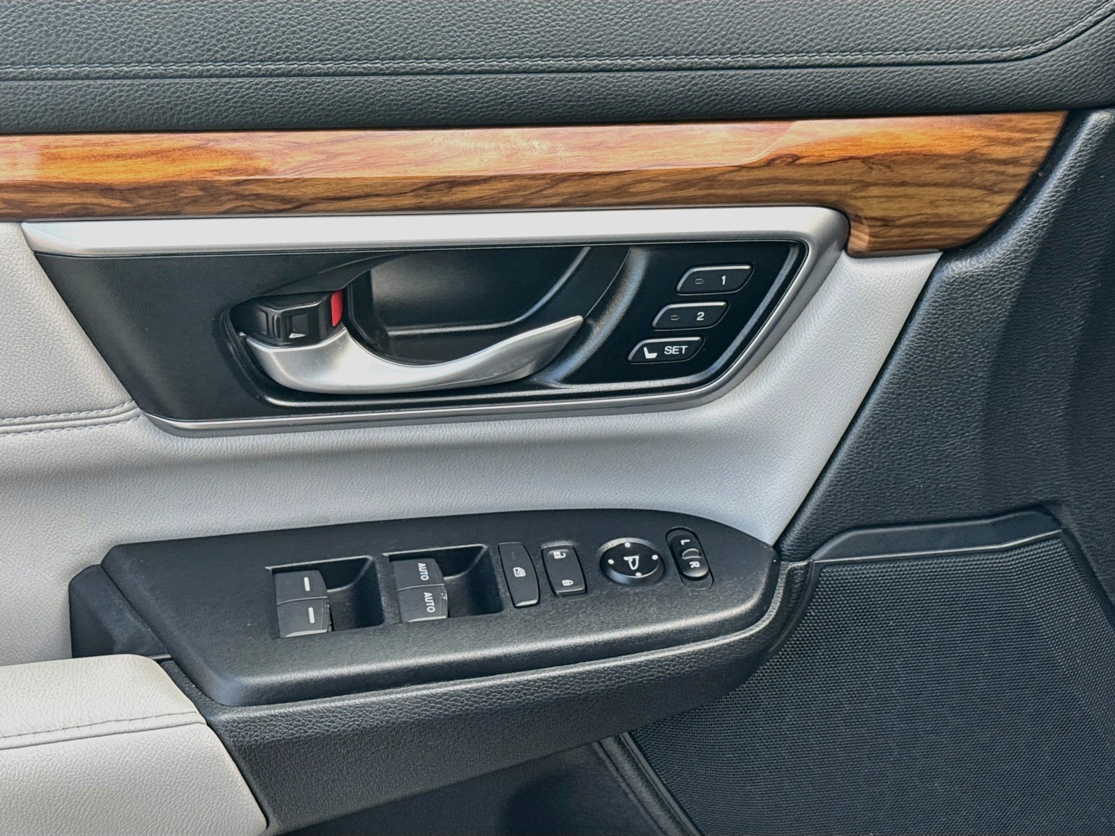 2022 Honda CR-V Touring - Photo 17