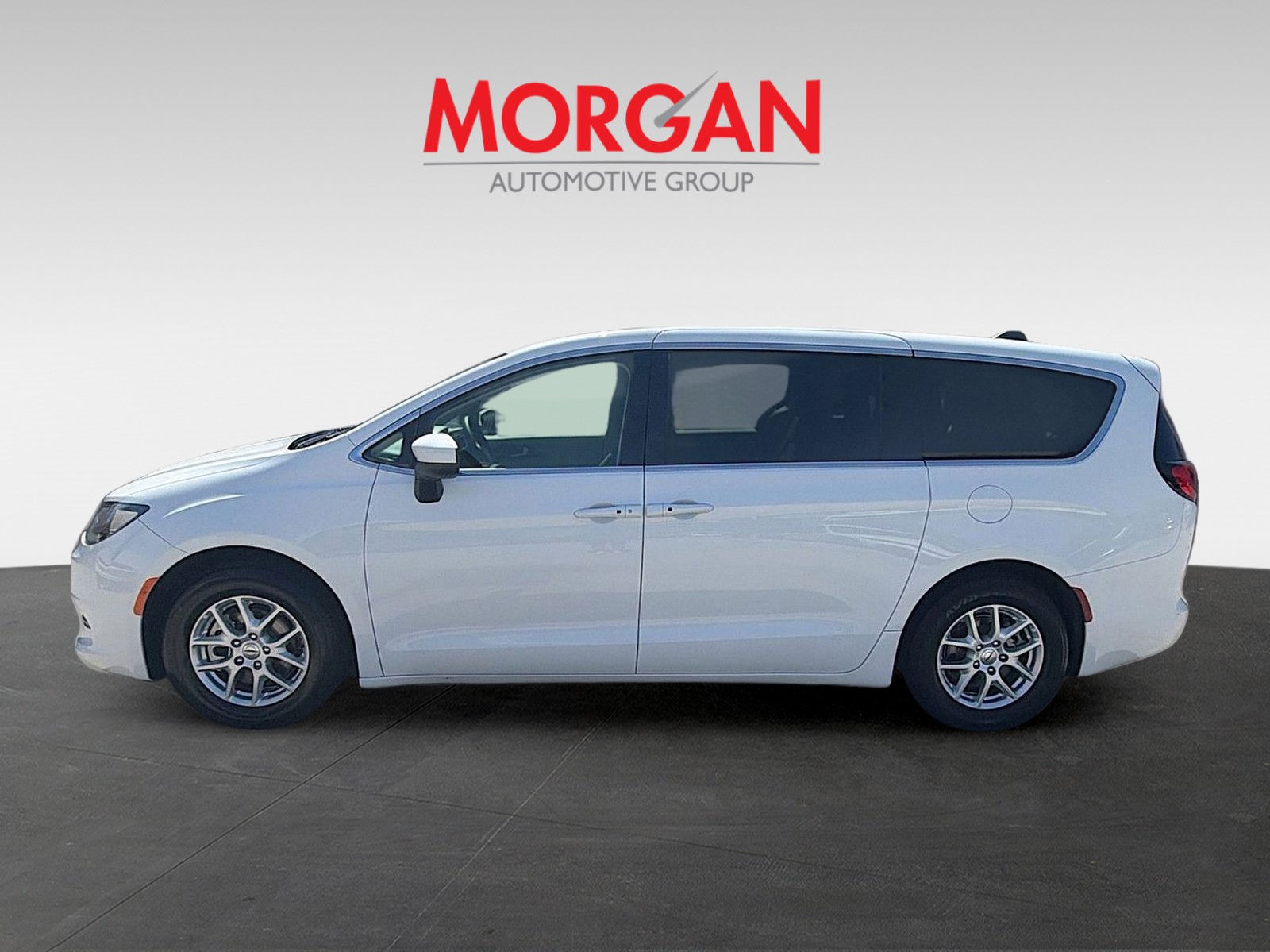 Used 2023 Bright White Clearcoat Chrysler LX image 4