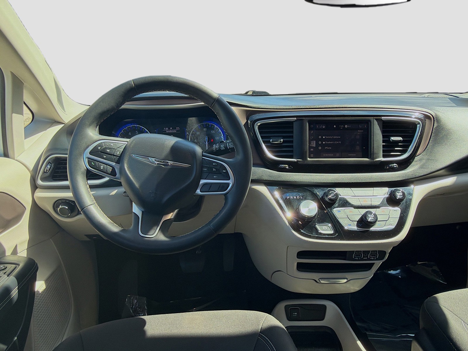 Used 2023 Bright White Clearcoat Chrysler LX image 20