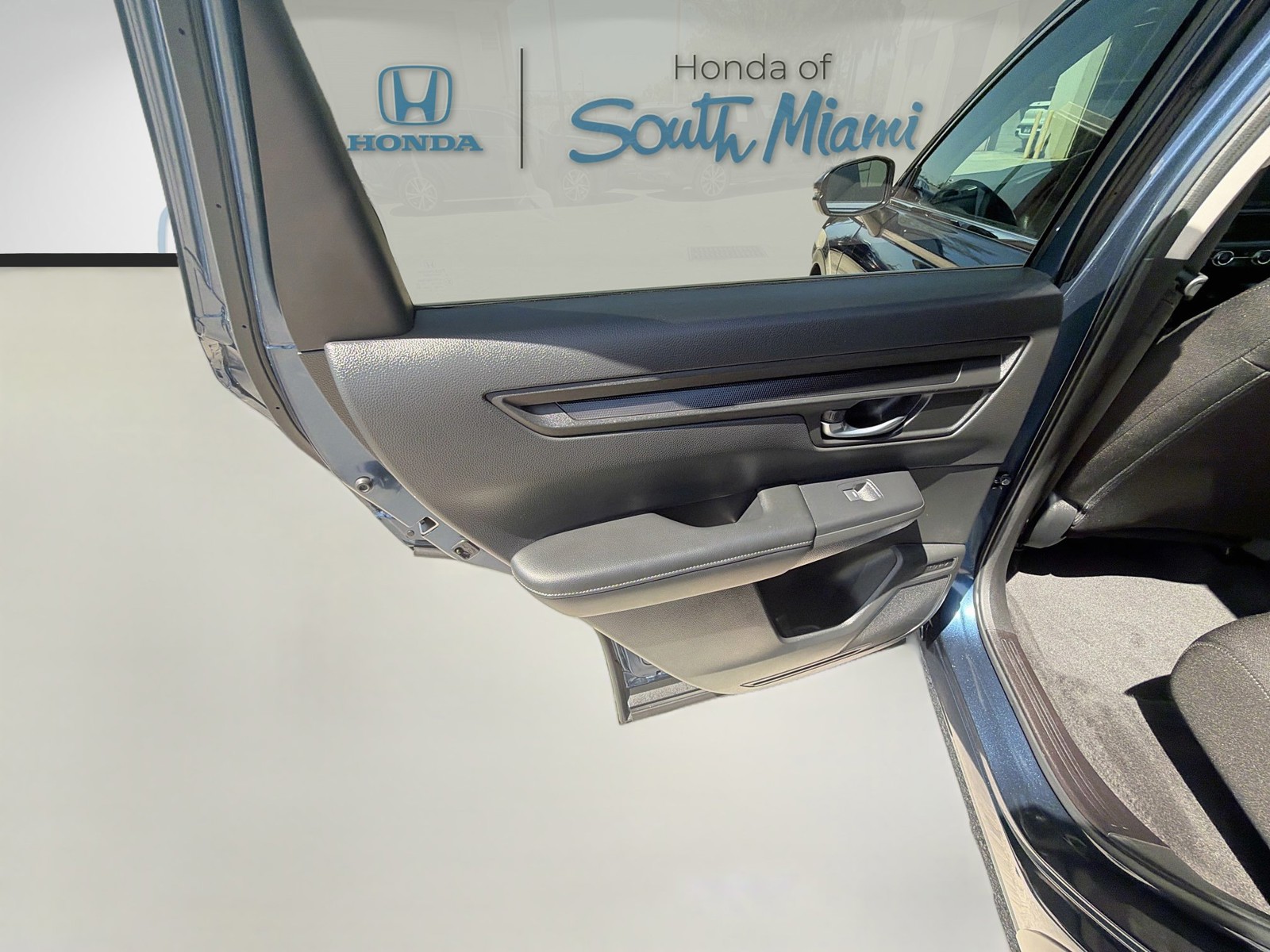 2025 Honda CR-V LX - Photo 25