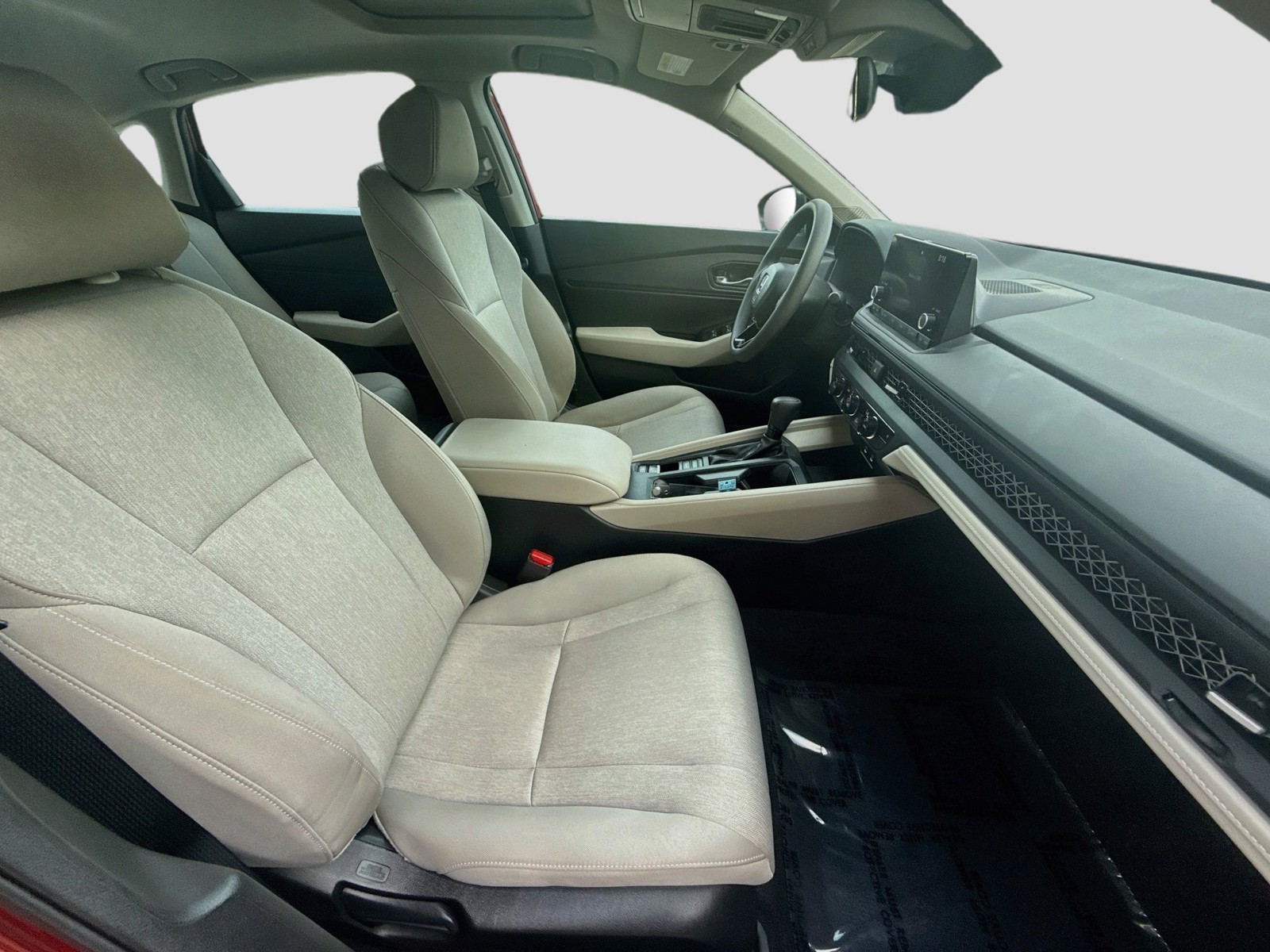 2025 Honda Accord SE - Photo 31