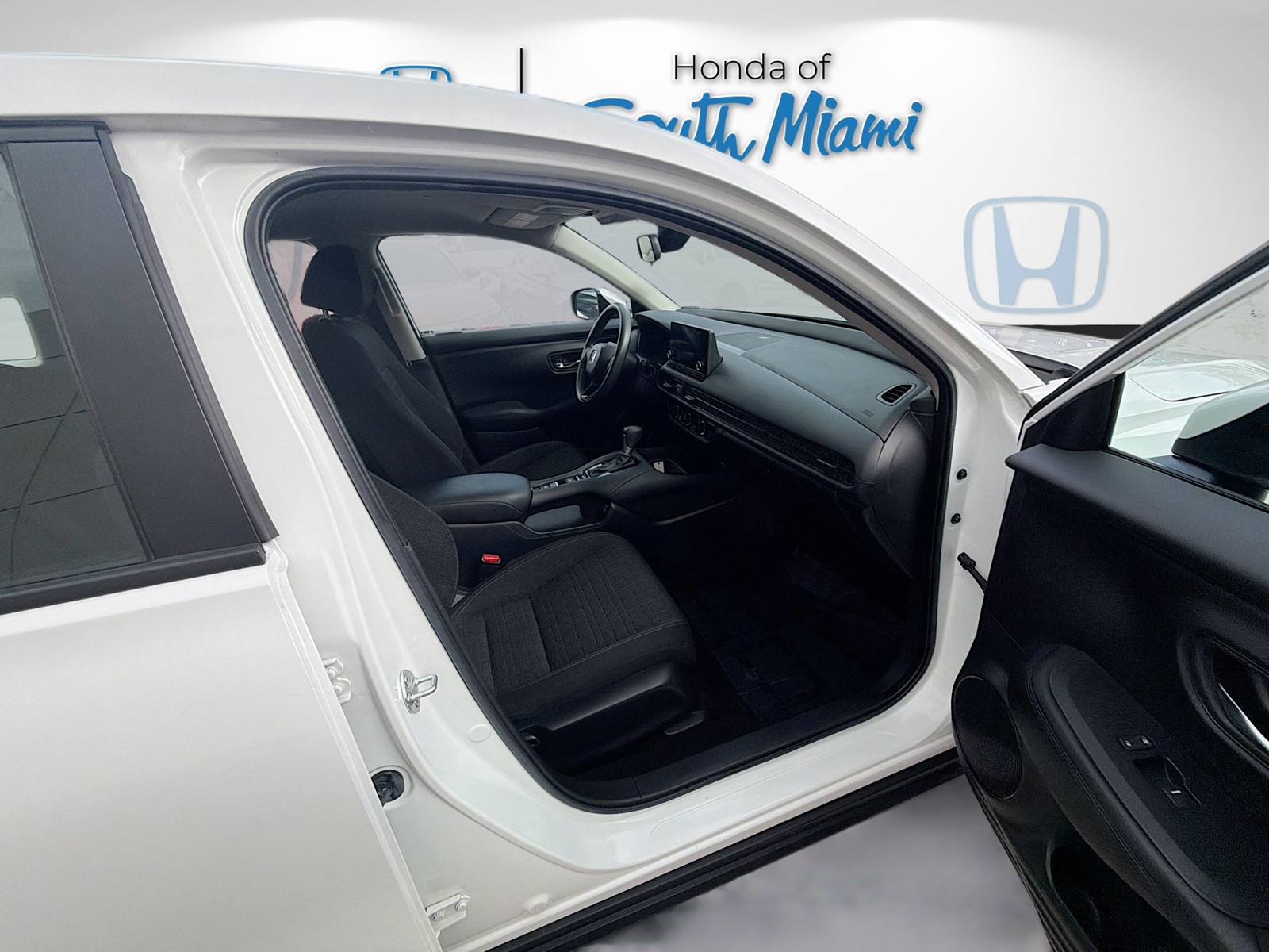 Used 2023 Platinum White Pearl Honda LX image 30