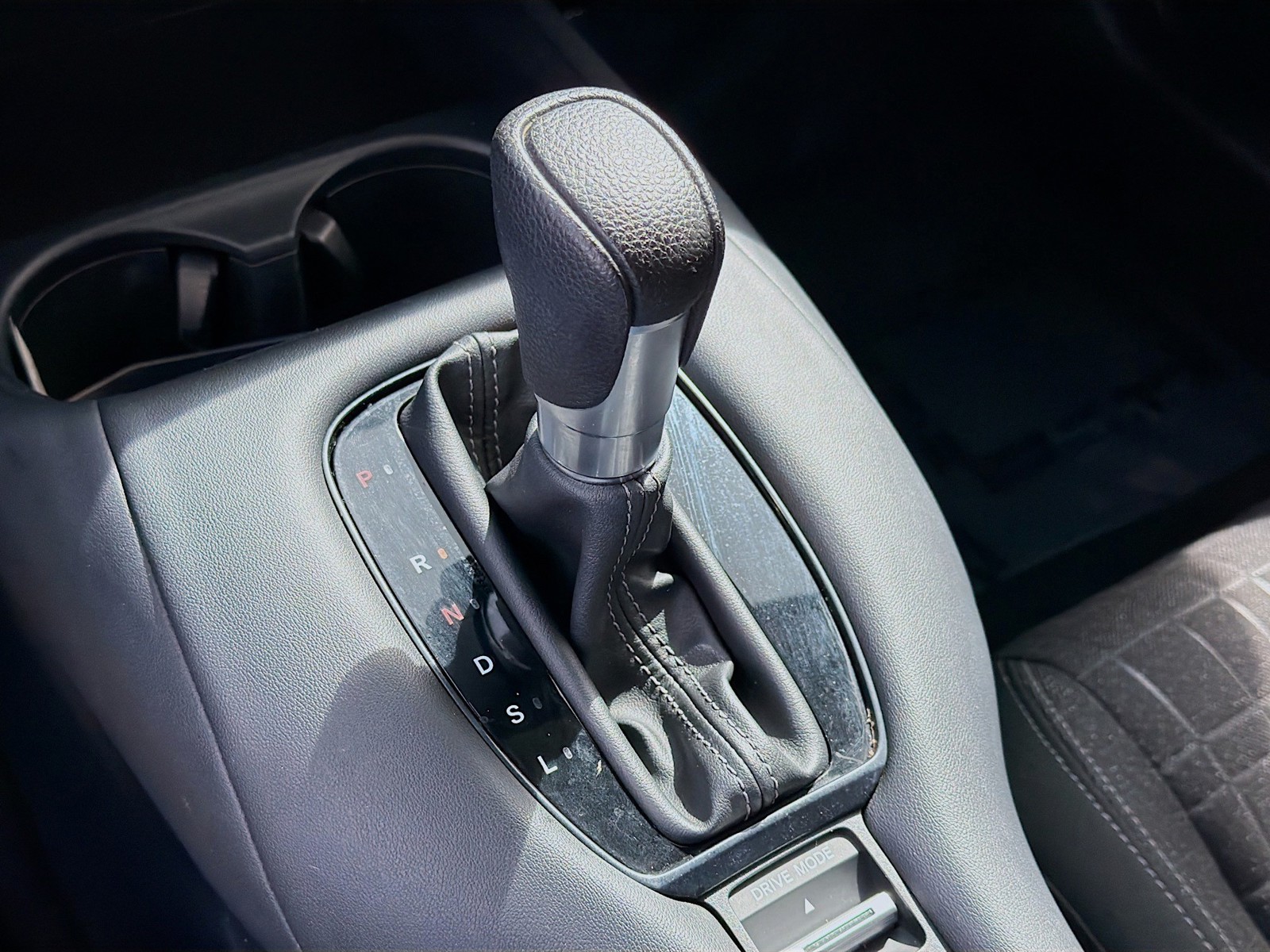 Used 2023 Platinum White Pearl Honda LX image 15