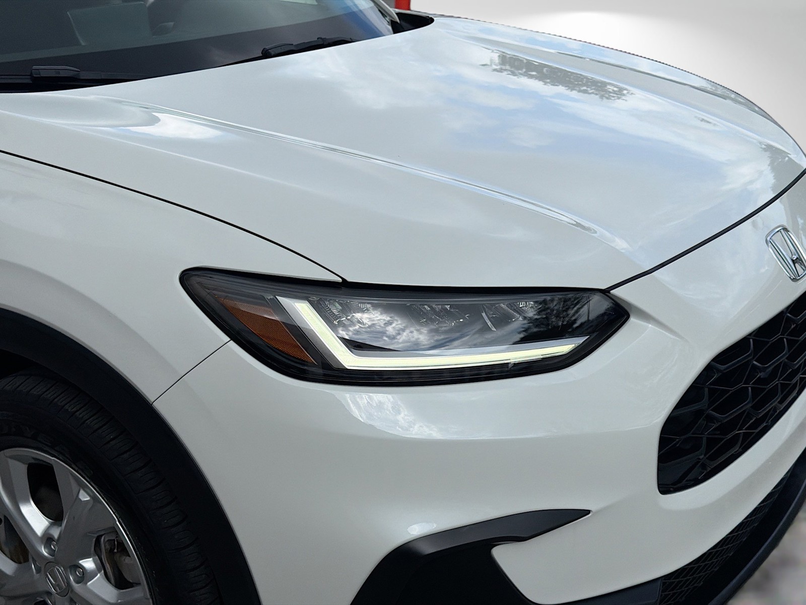 Used 2023 Platinum White Pearl Honda LX image 33