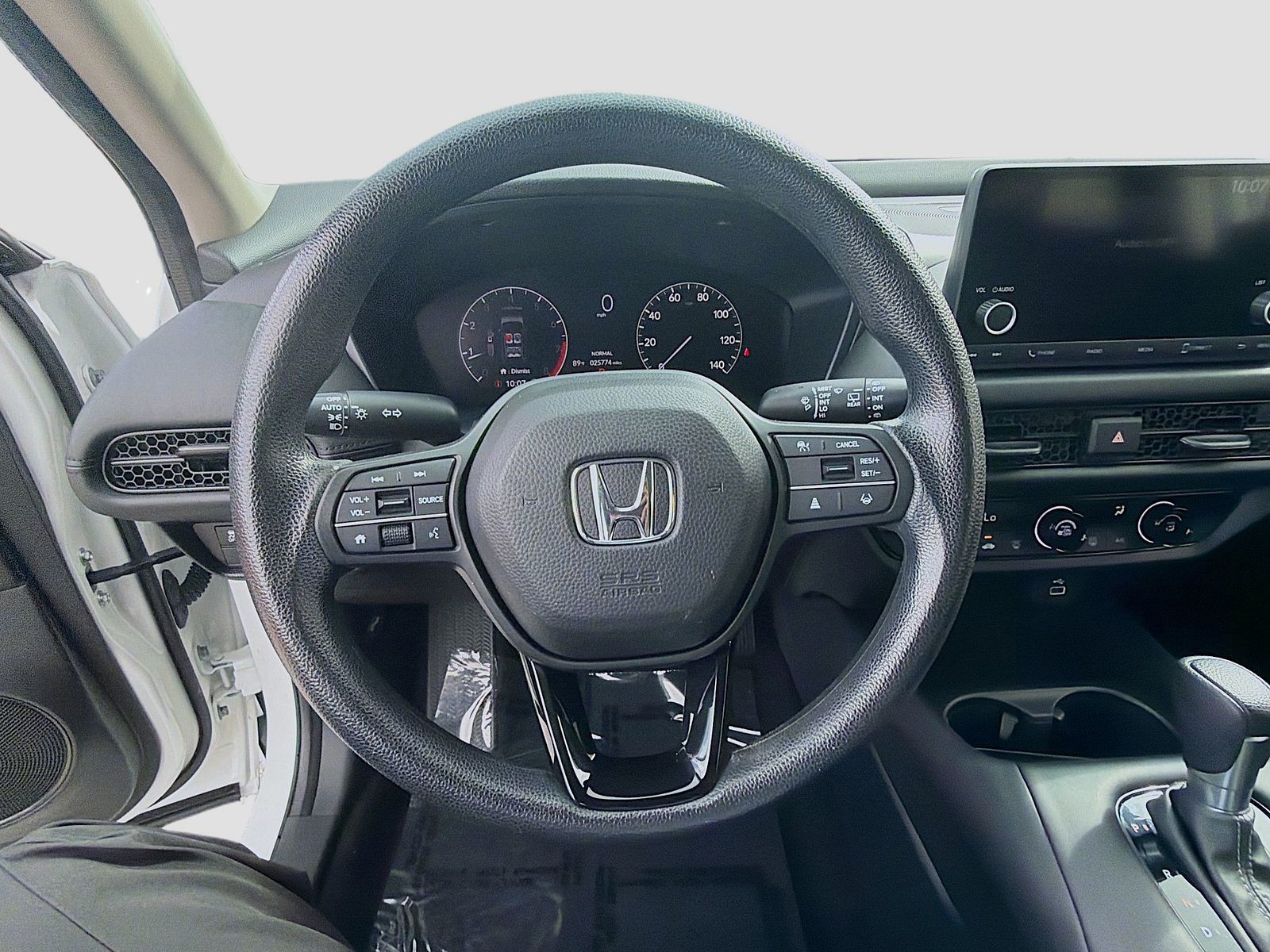 Used 2023 Platinum White Pearl Honda LX image 10