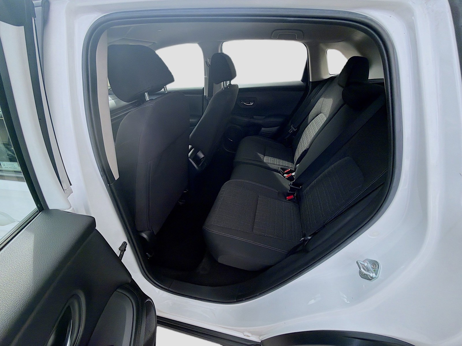 Used 2023 Platinum White Pearl Honda LX image 22
