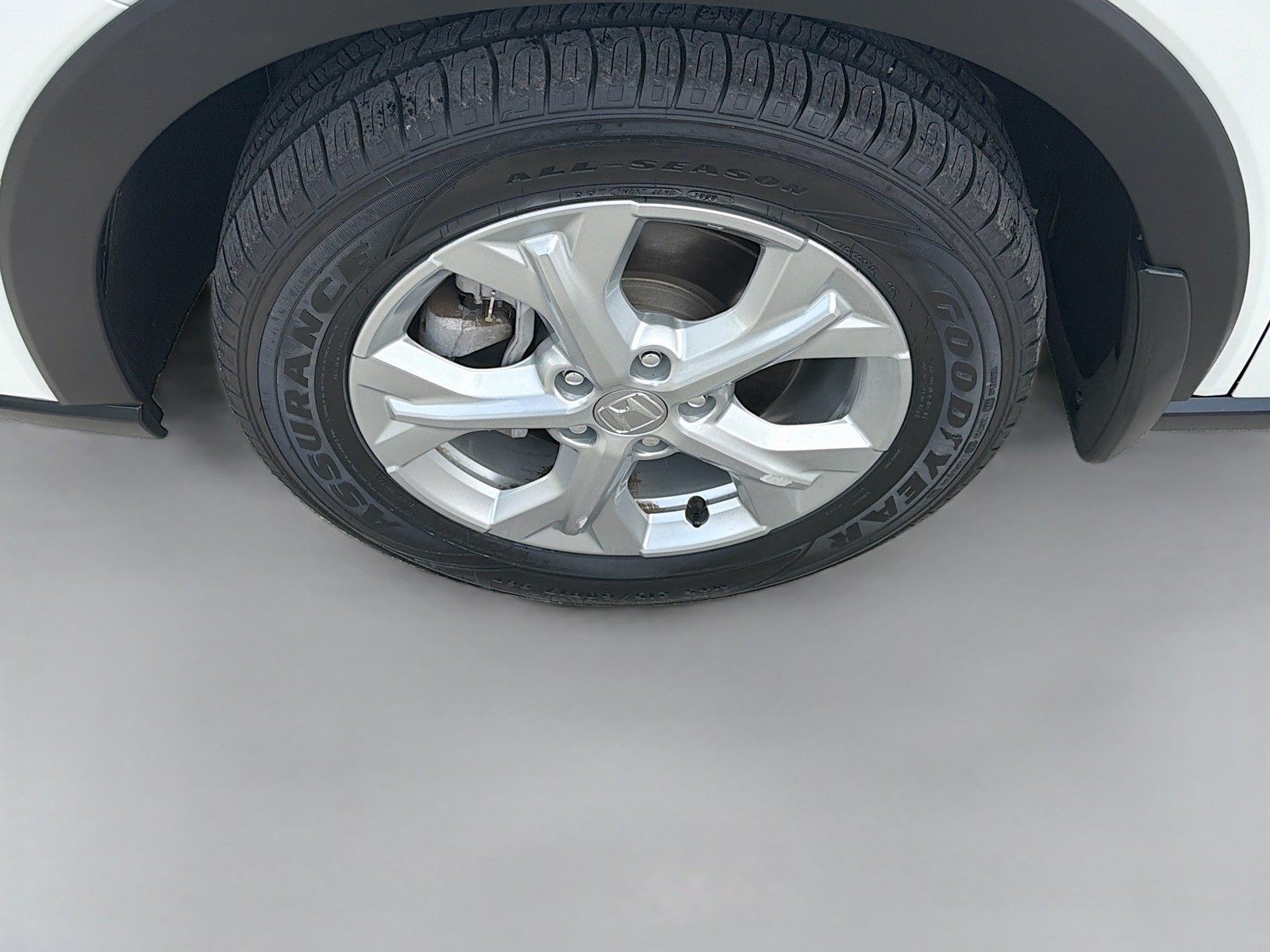 Used 2023 Platinum White Pearl Honda LX image 35