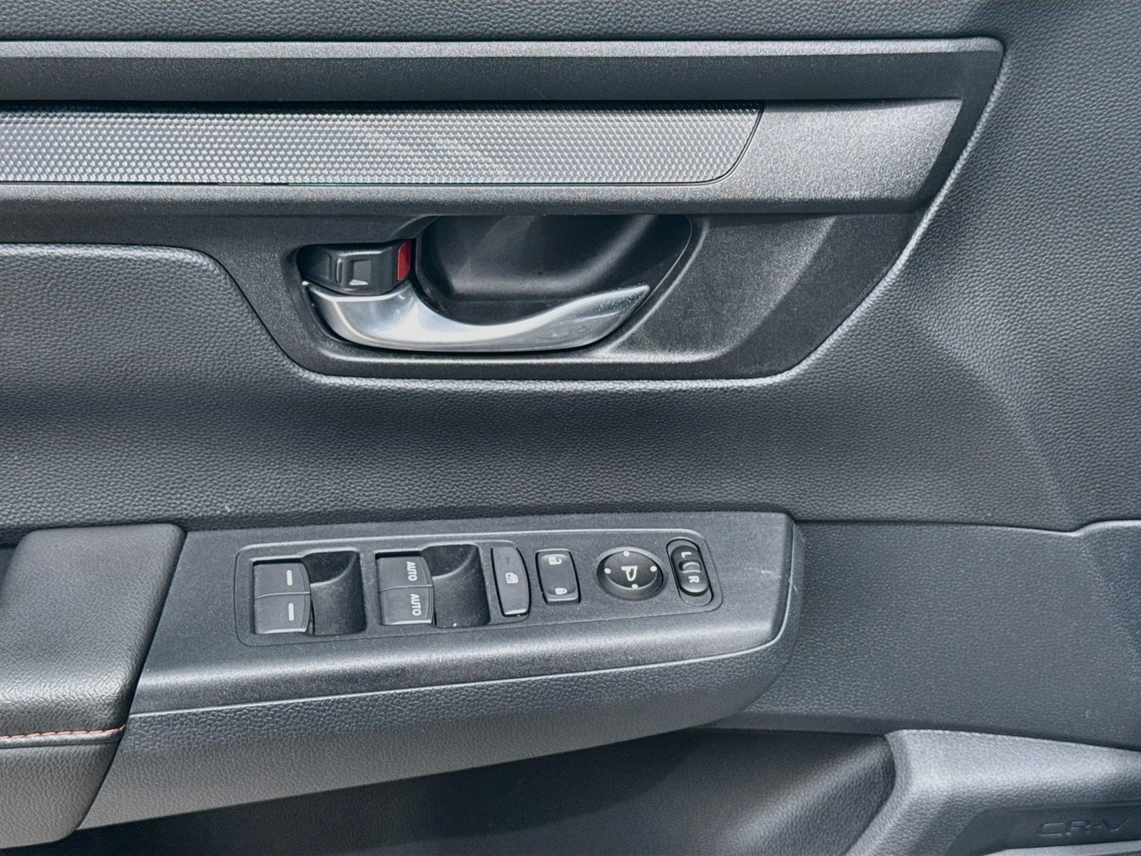 2025 Honda CR-V Sport - Photo 16