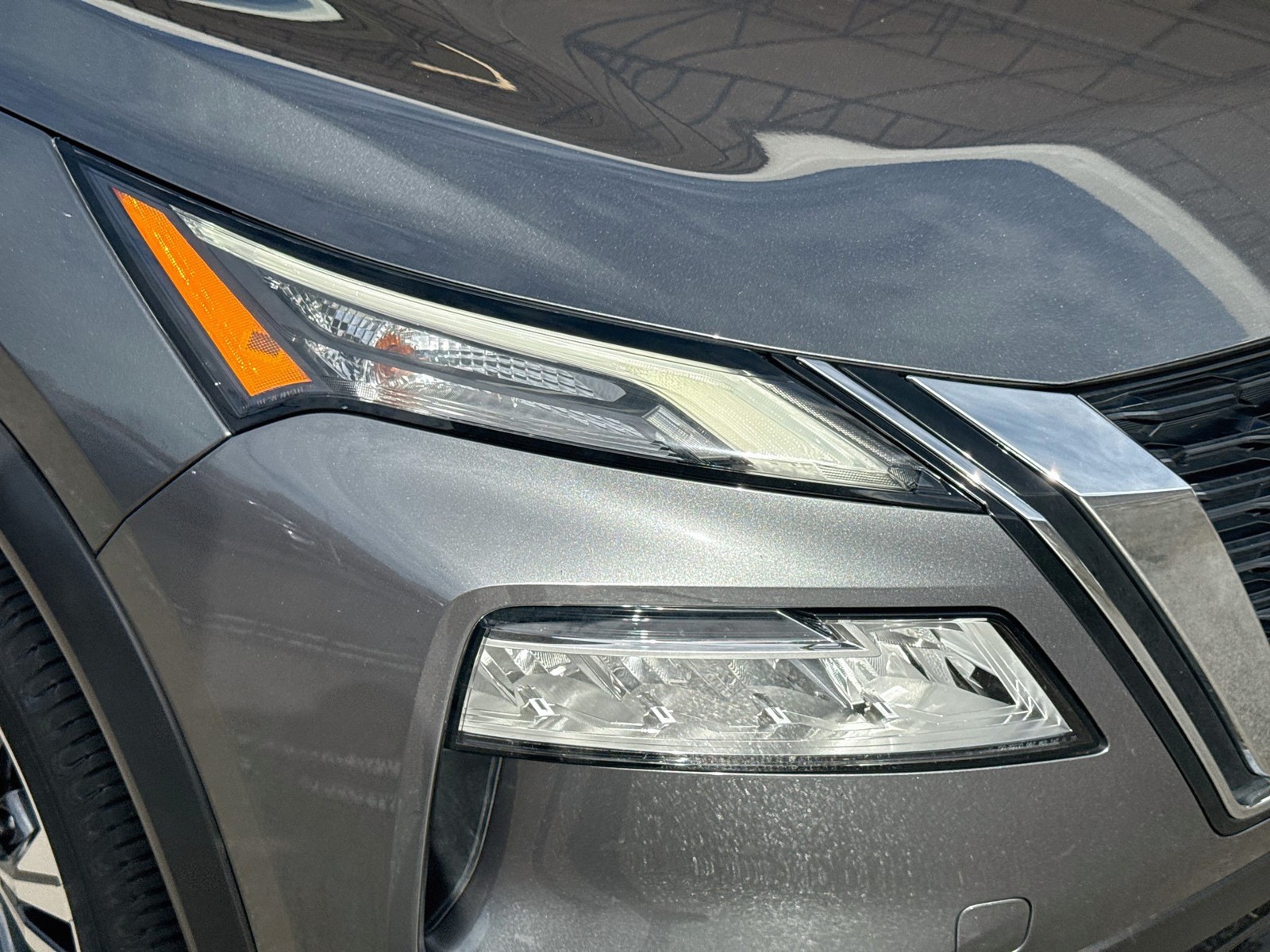 Used 2021 Gun Metallic Nissan SV image 34