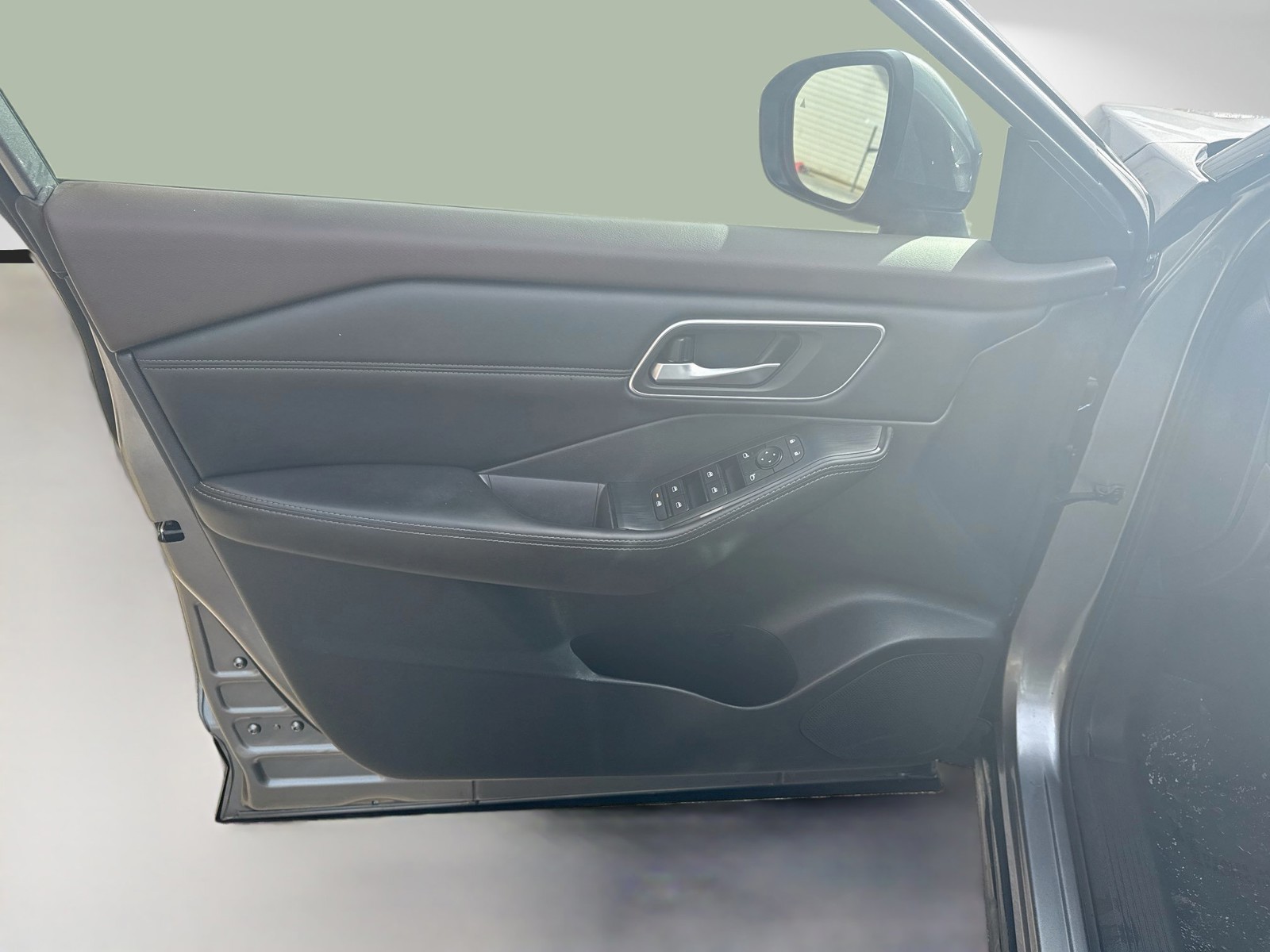 Used 2021 Gun Metallic Nissan SV image 19