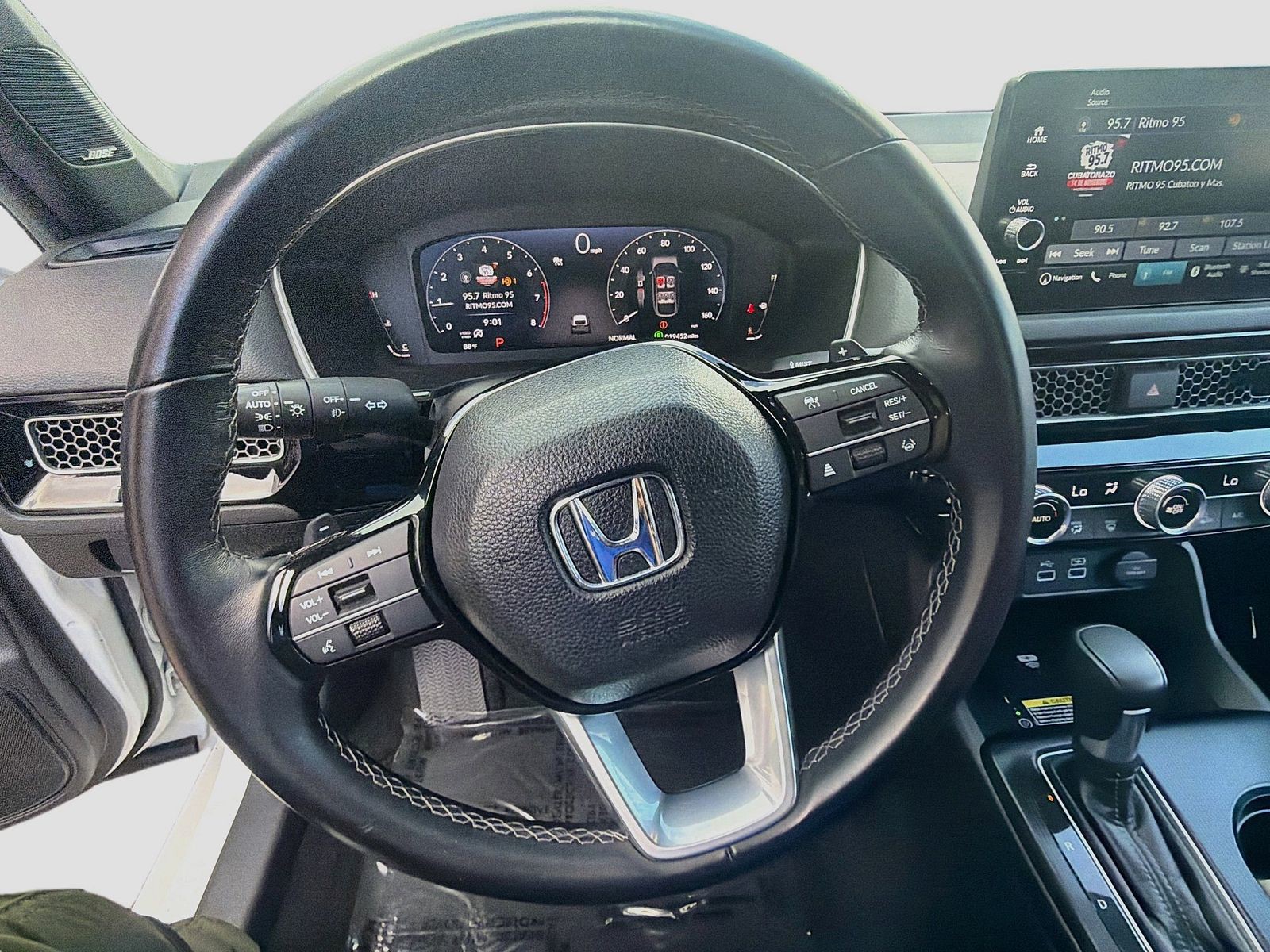 2024 Honda Civic Hatchback Sport Touring - Photo 10