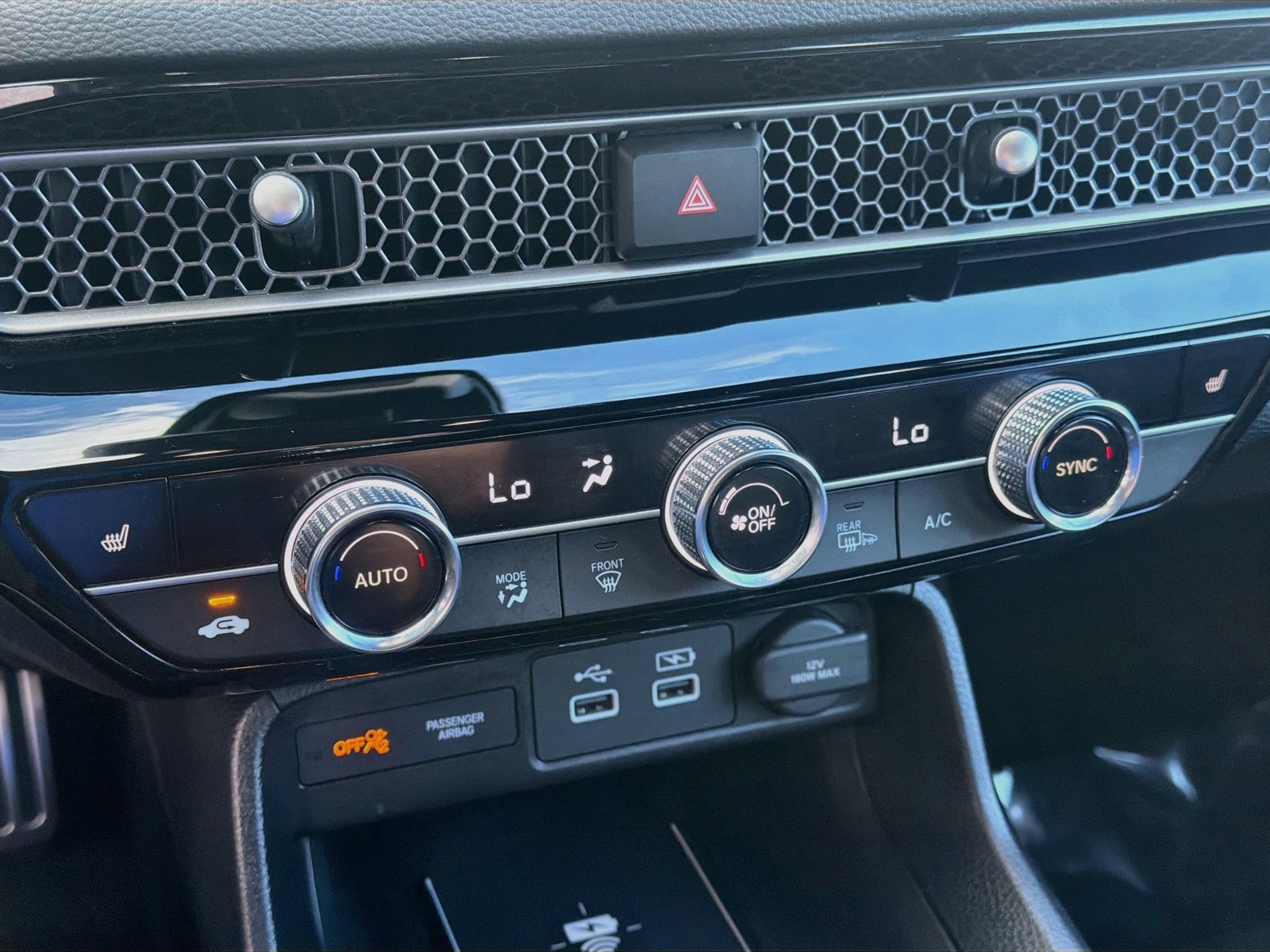 2024 Honda Civic Hatchback Sport Touring - Photo 15