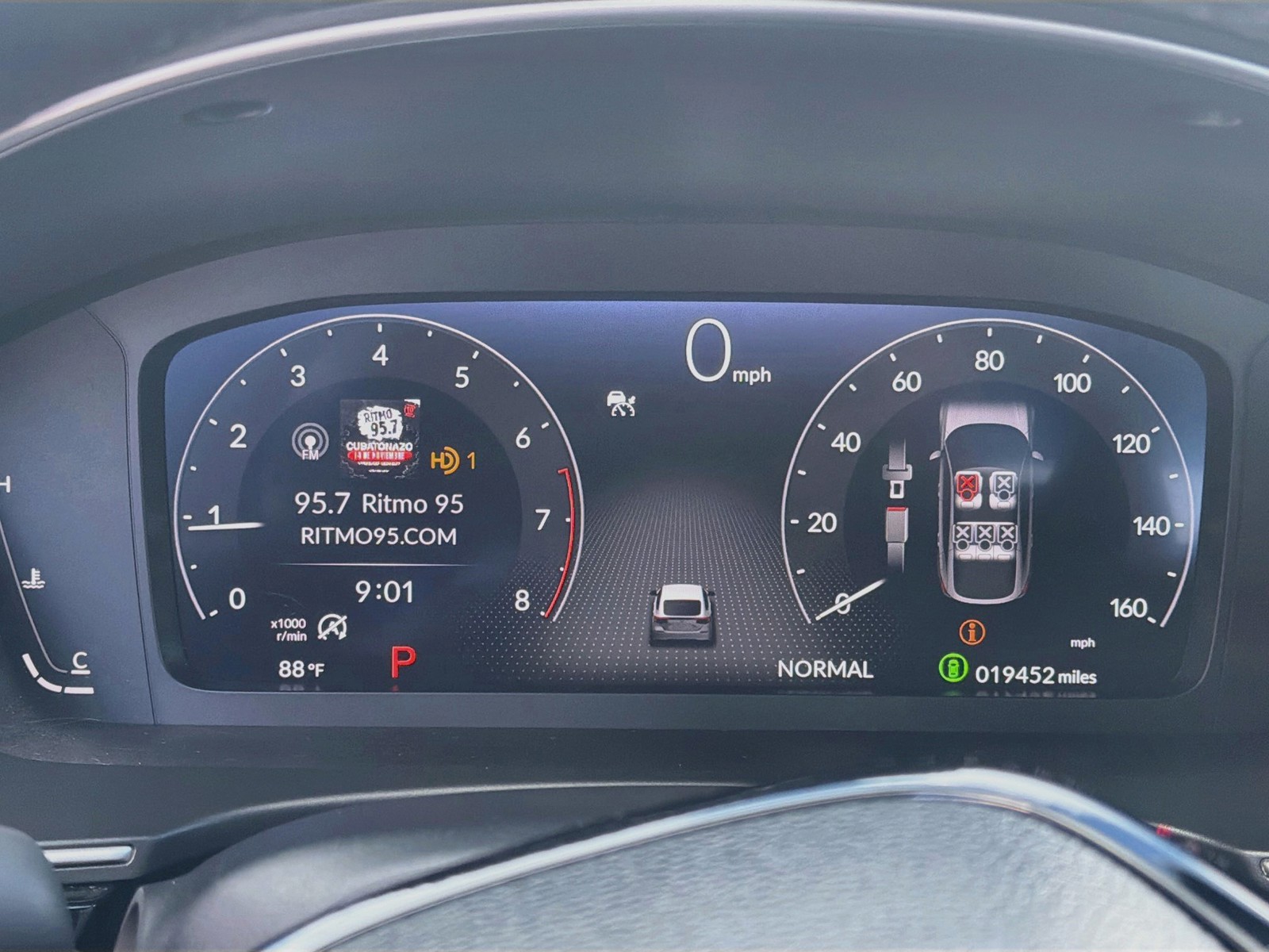 2024 Honda Civic Hatchback Sport Touring - Photo 11
