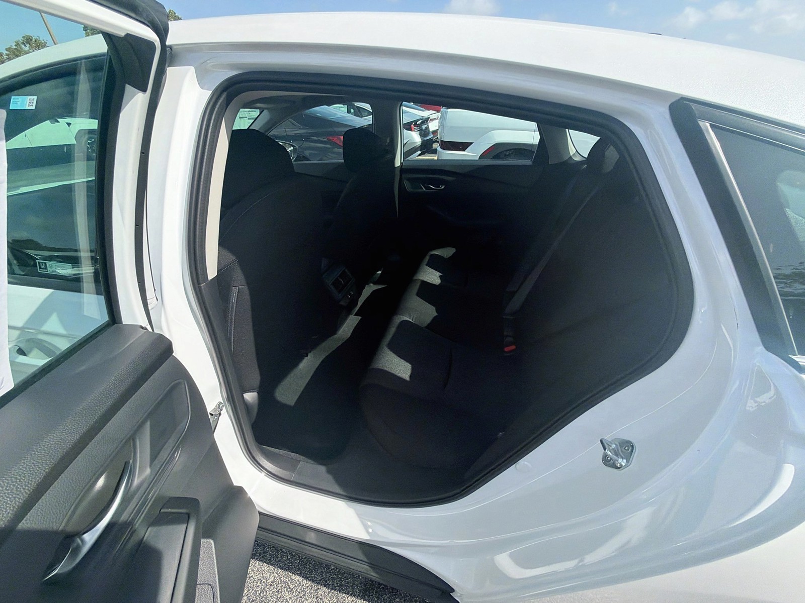 New 2026 Platinum White Pearl Honda SE image 20