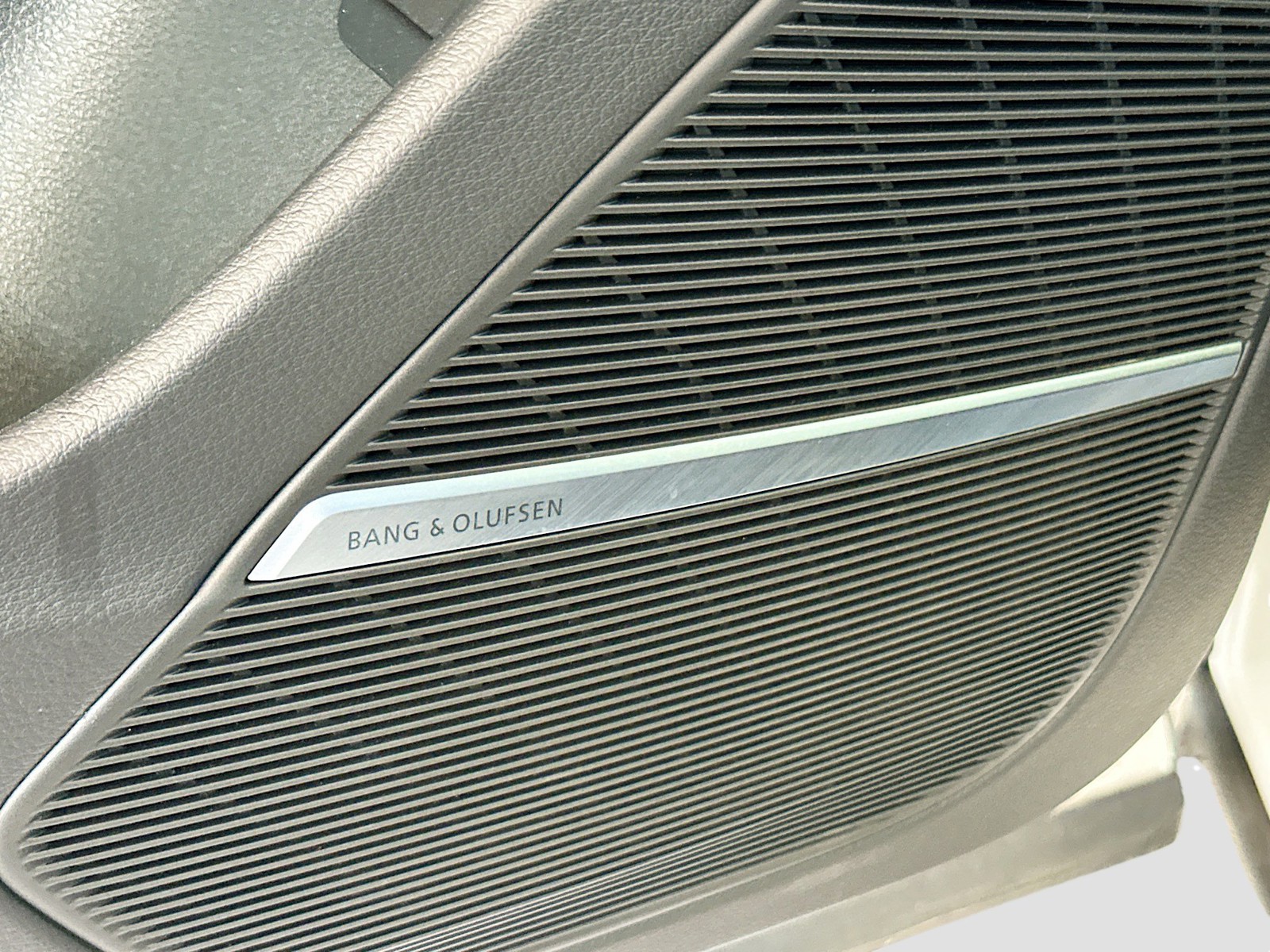 Used 2023 White Audi 55 Premium Plus image 19