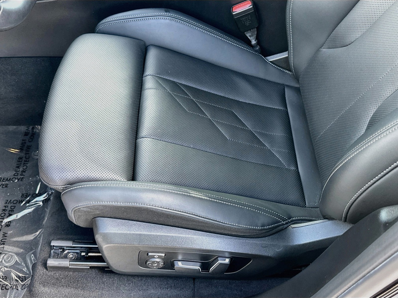 Certified Used 2025 Black BMW M50 xDrive image 18