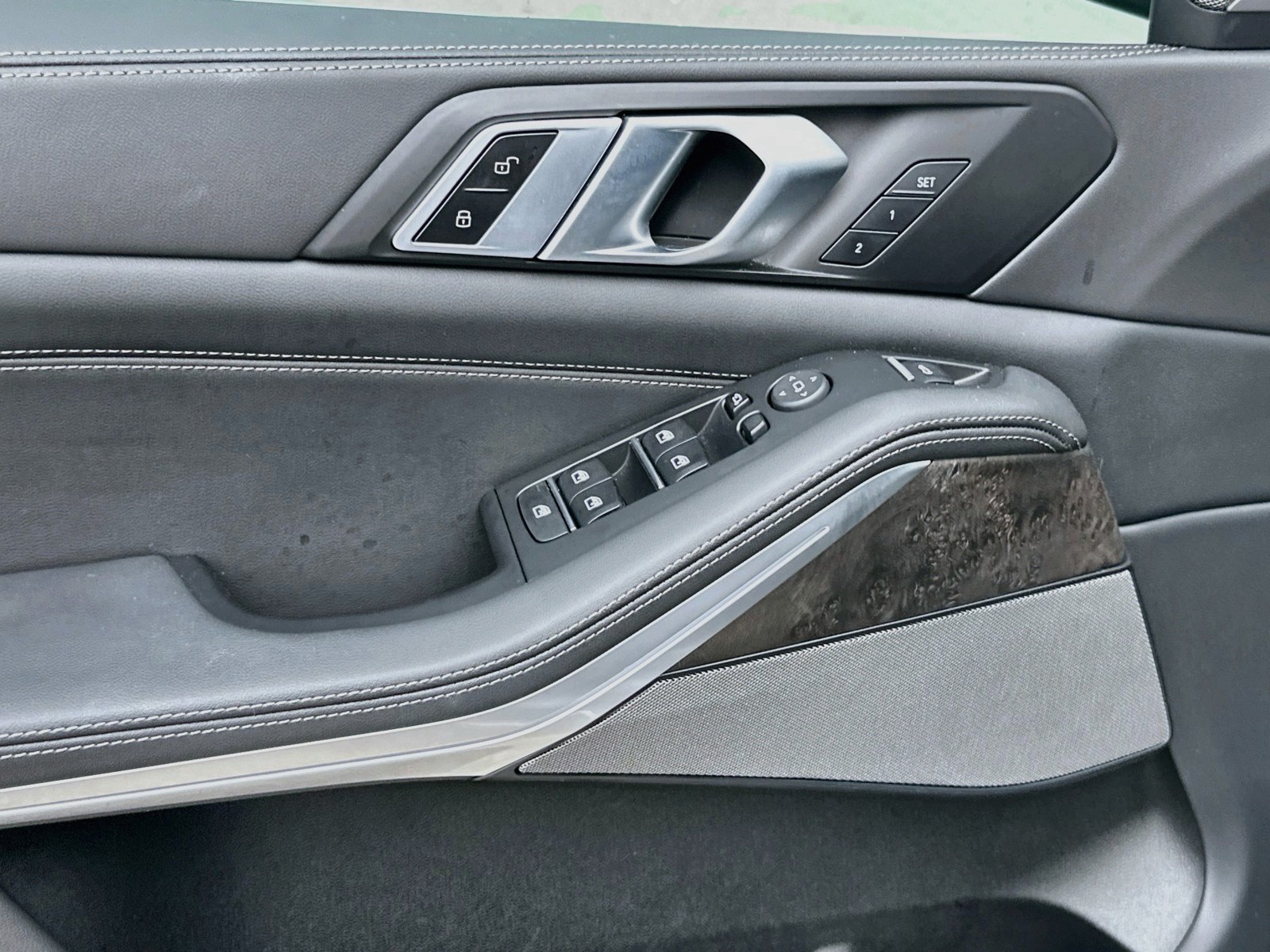 Certified Used 2025 Gray BMW xDrive40i image 18