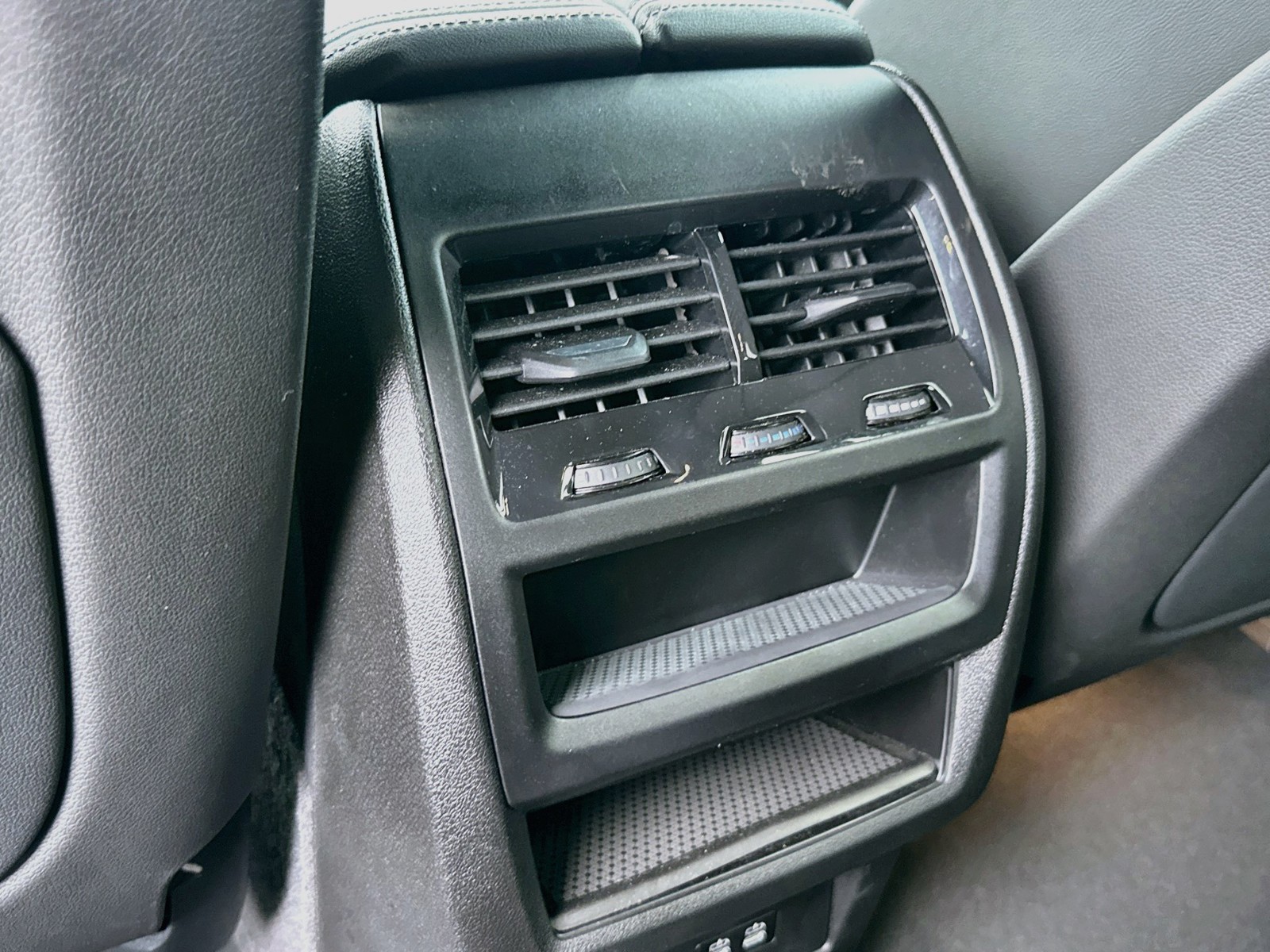 Certified Used 2025 Gray BMW xDrive40i image 26